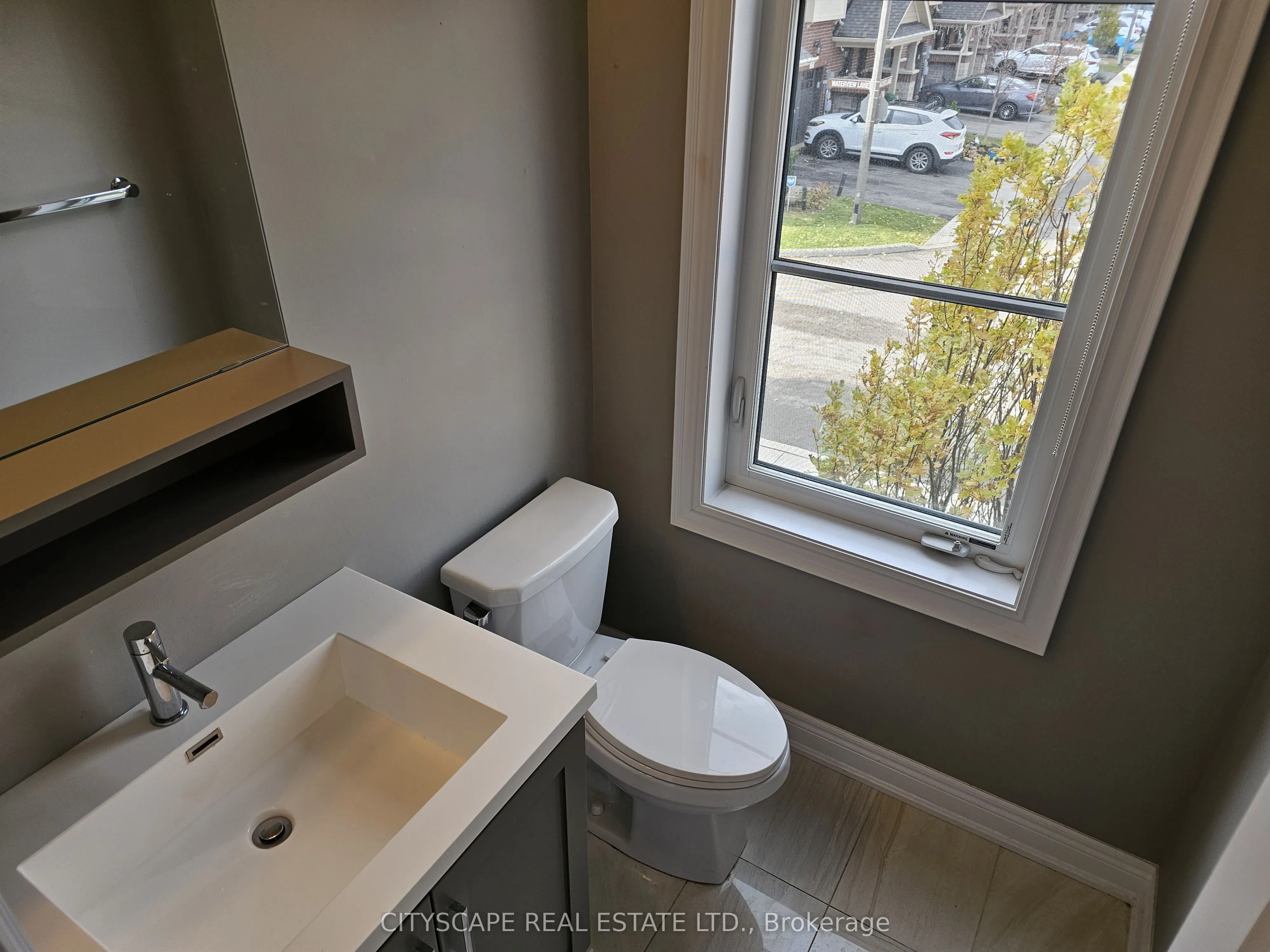 16 Waterview Lane