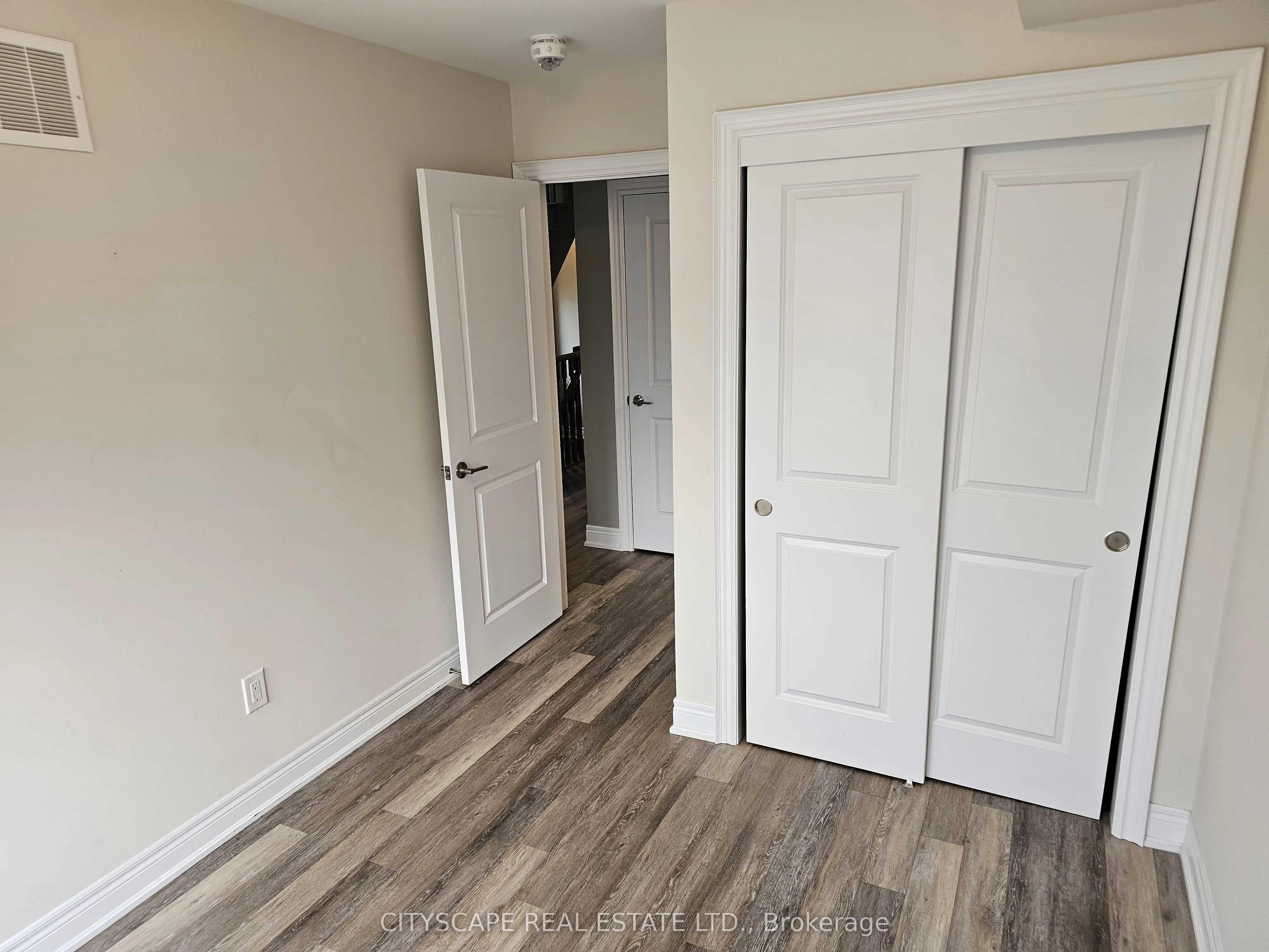 16 Waterview Lane