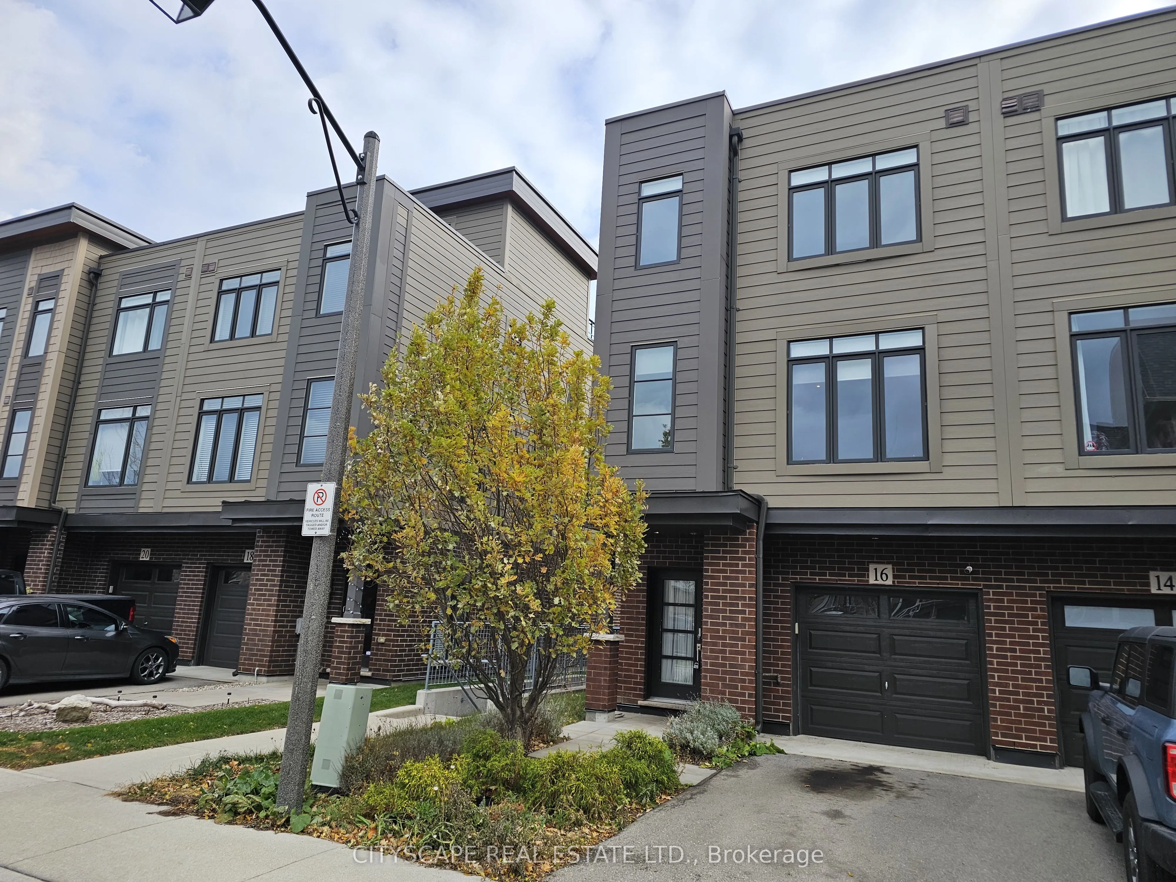 16 Waterview Lane