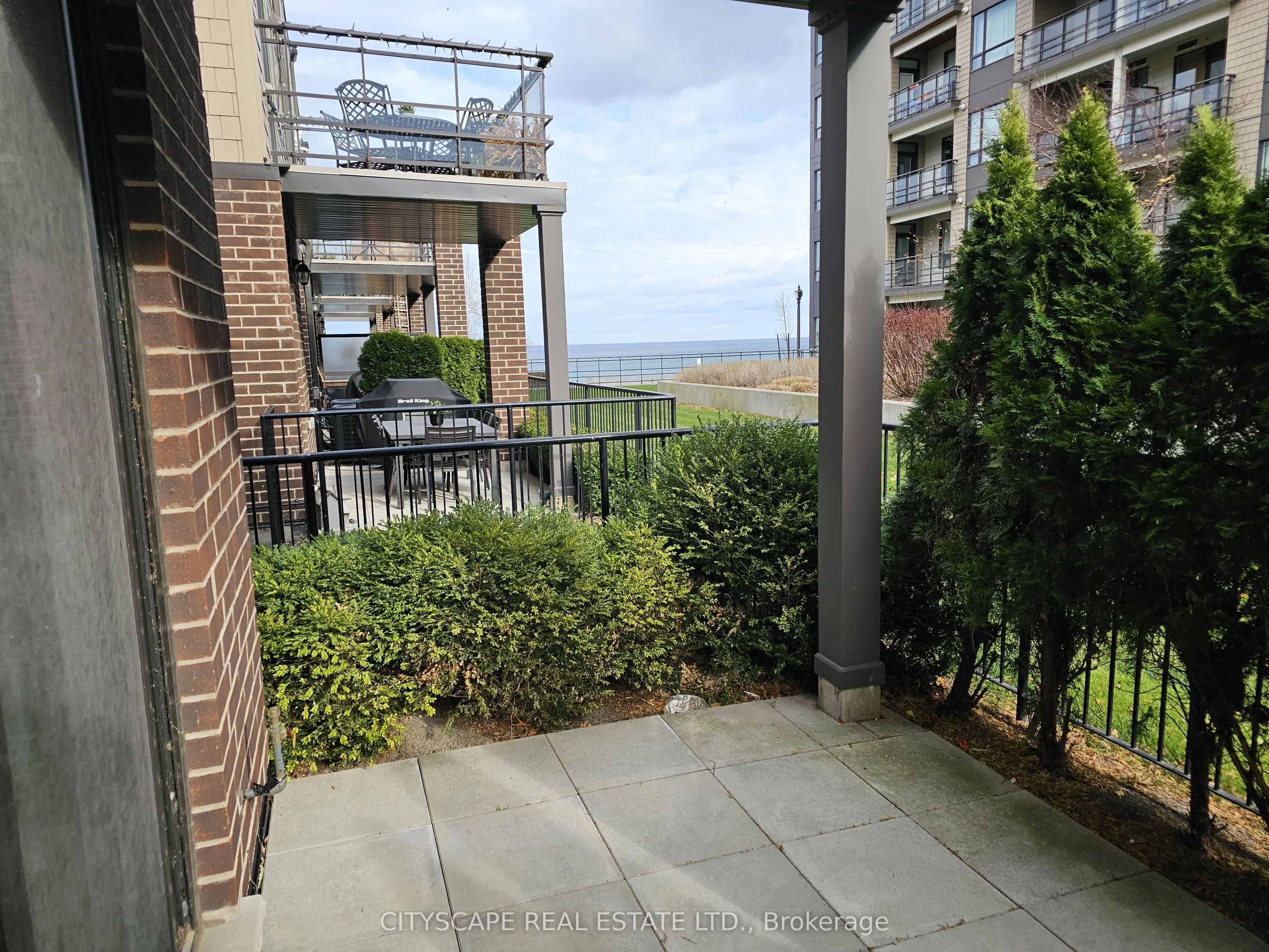 16 Waterview Lane
