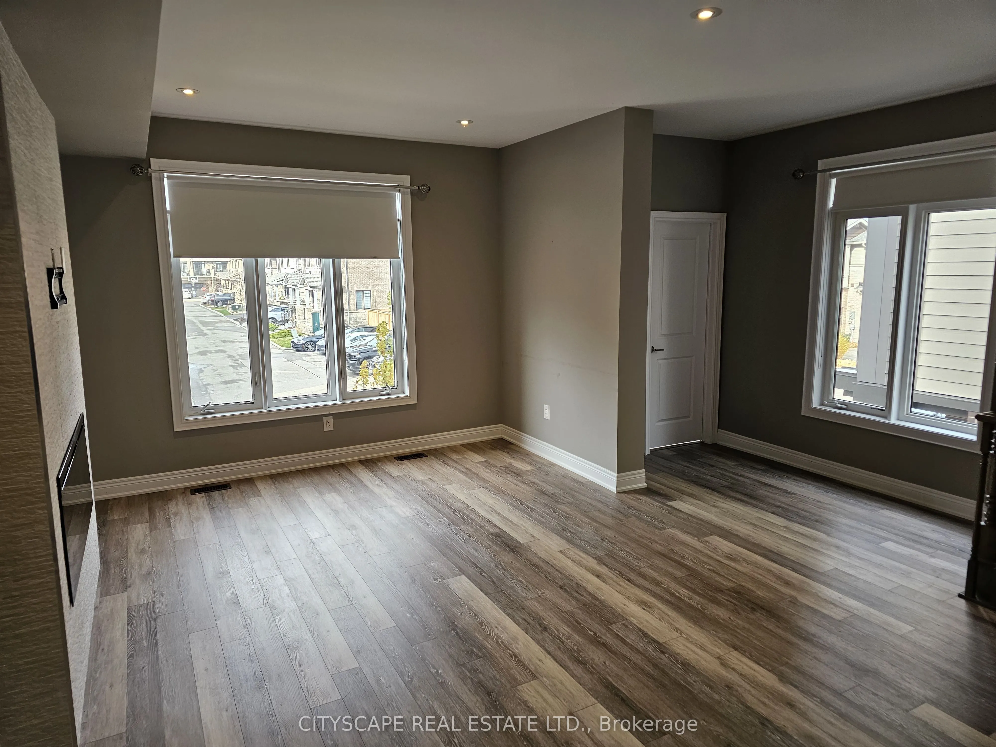 16 Waterview Lane