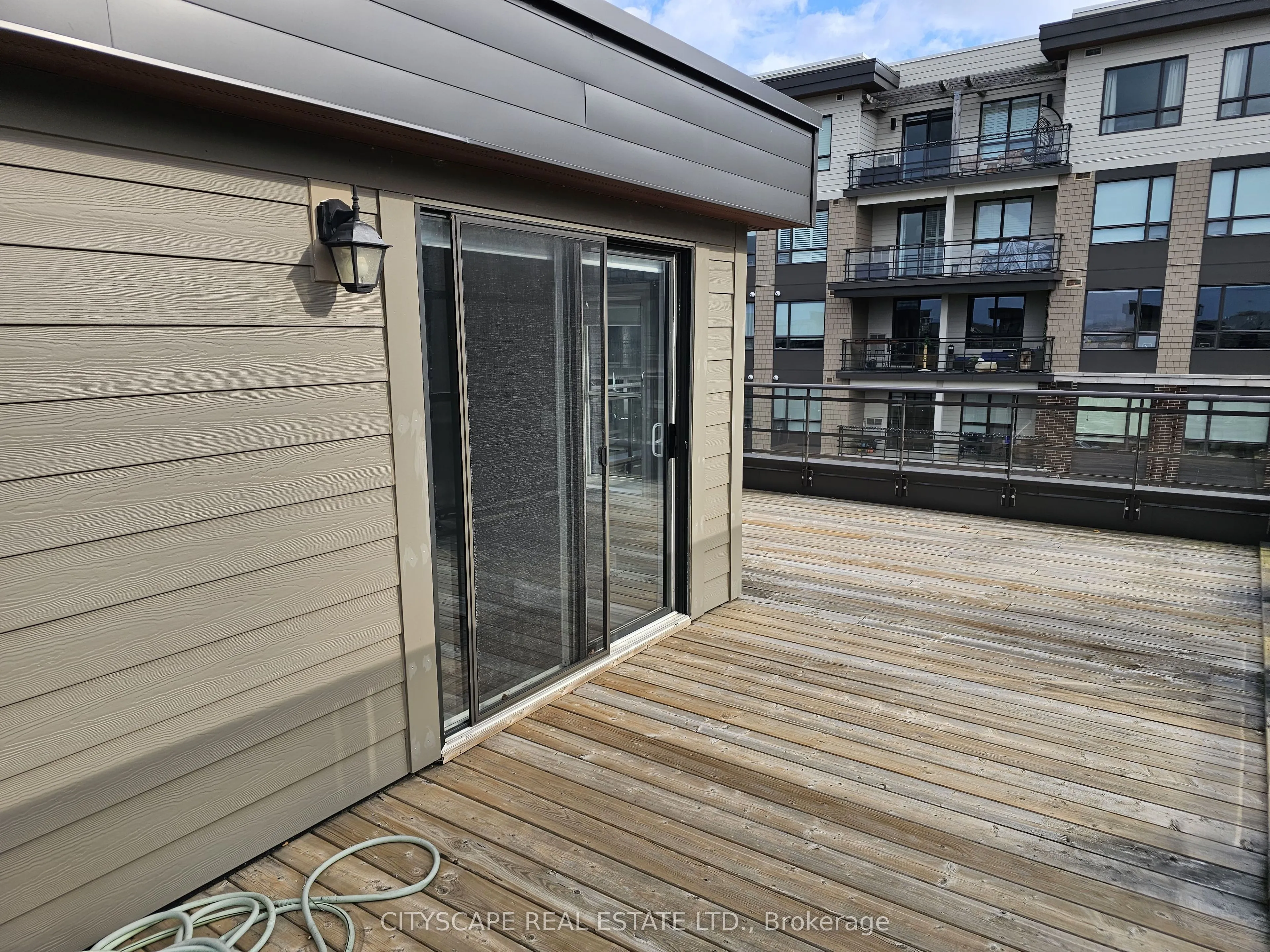 16 Waterview Lane