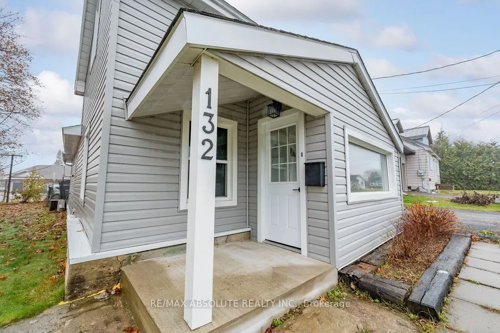 132 Edward Street S