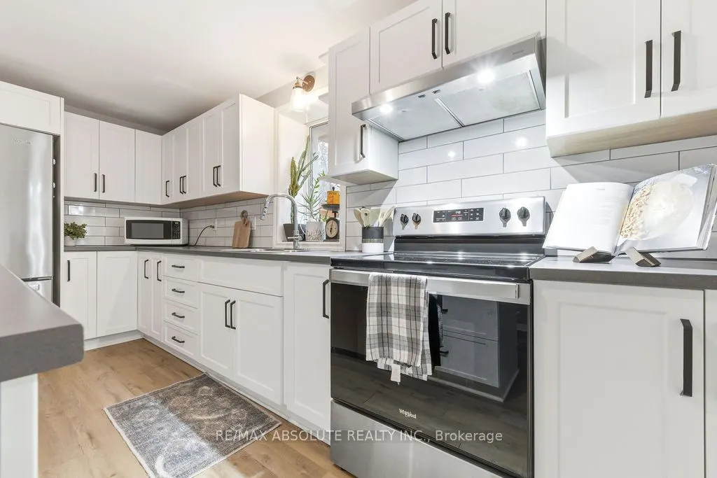 132 Edward Street S