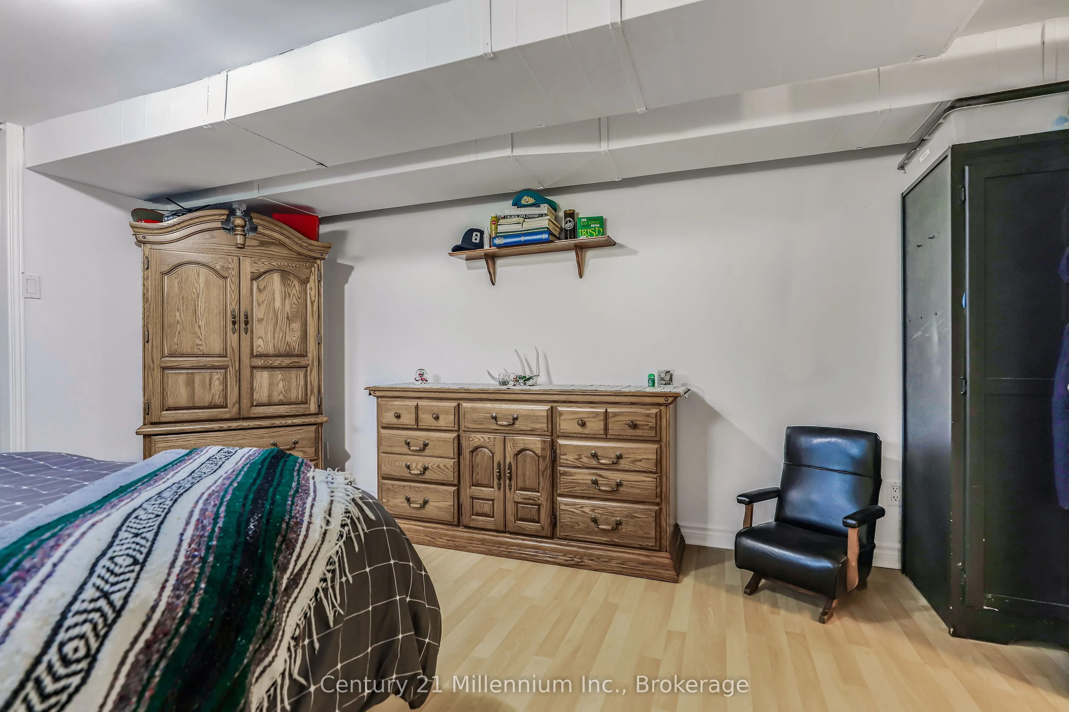 23 Pierce Street N