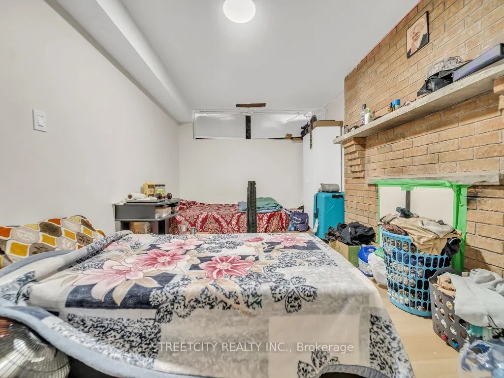 125 Stonyburn Crescent