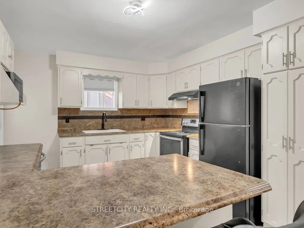 125 Stonyburn Crescent