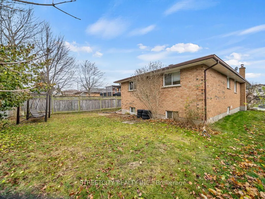125 Stonyburn Crescent