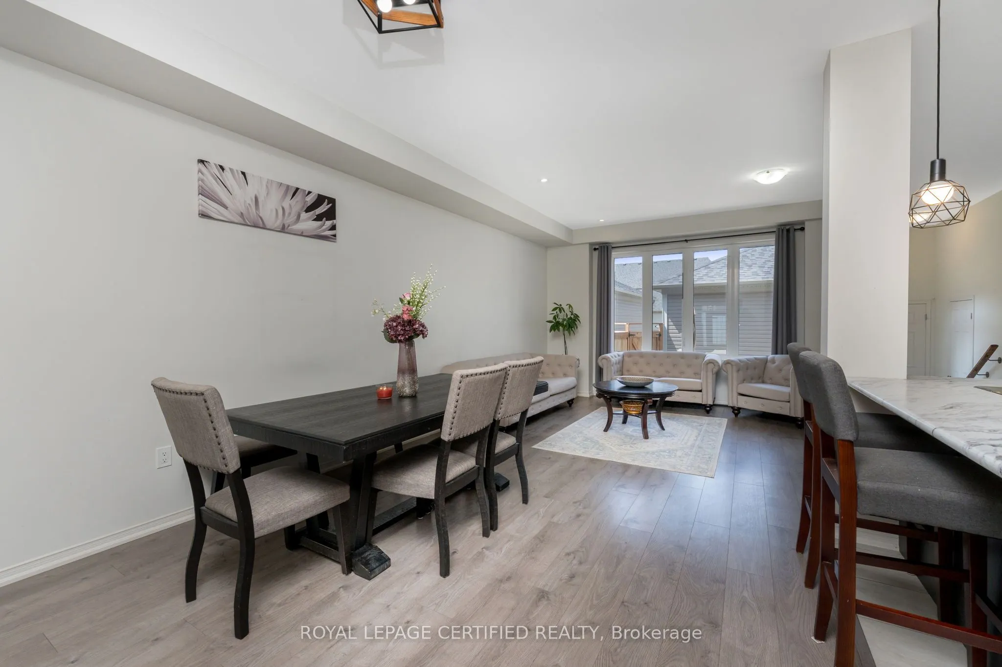 25 Elliot Street E #2
