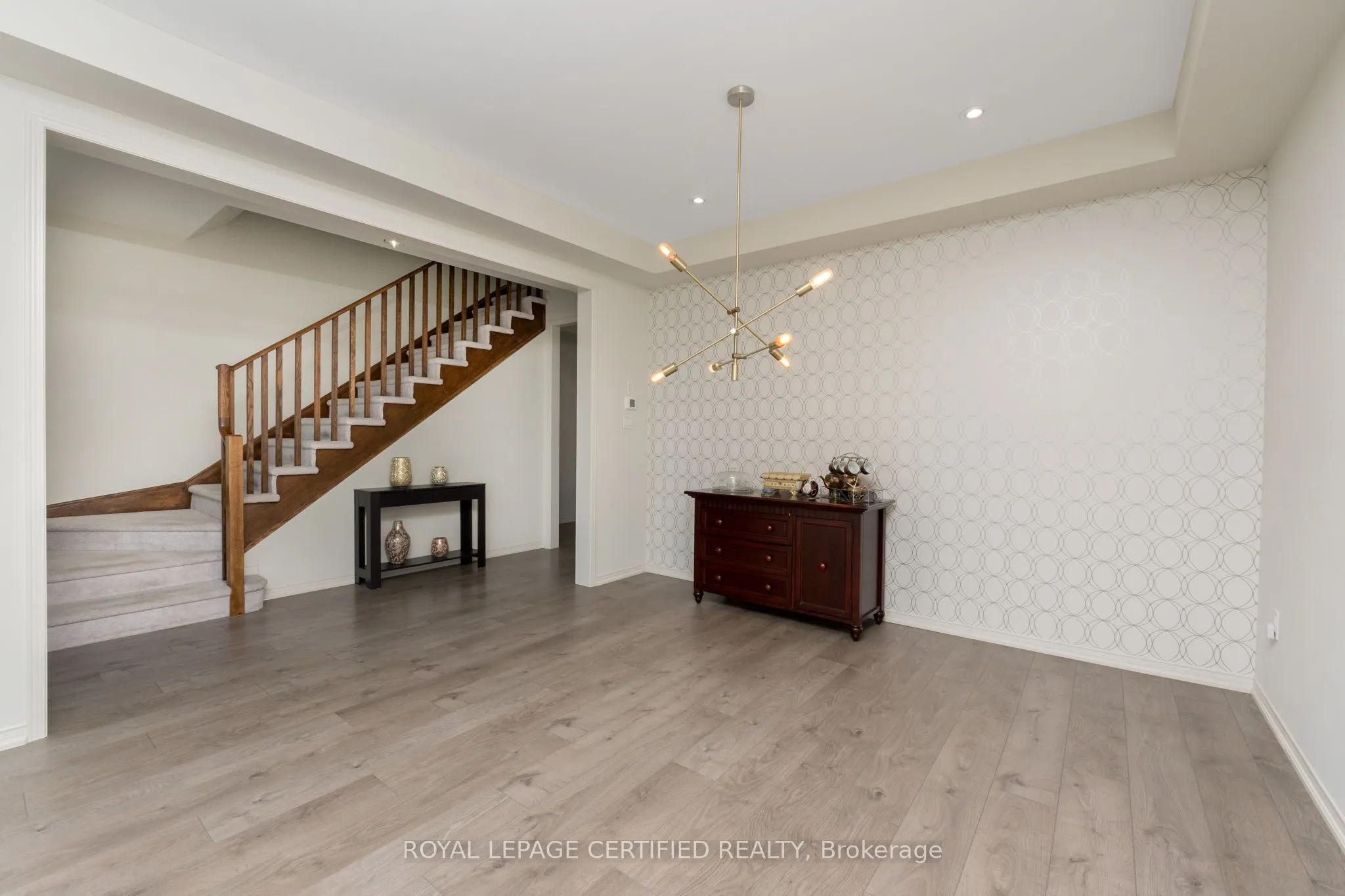 25 Elliot Street E #2