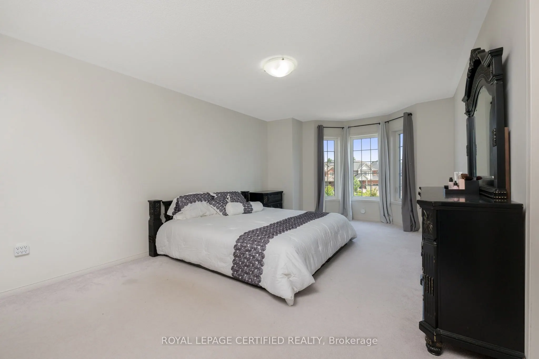 25 Elliot Street E #2