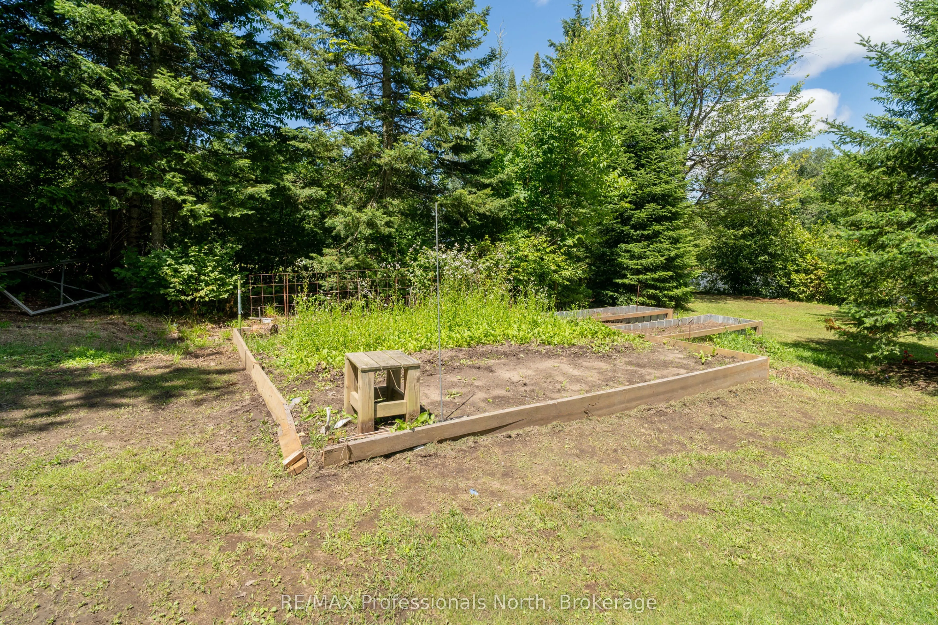 899 KATRINE Road