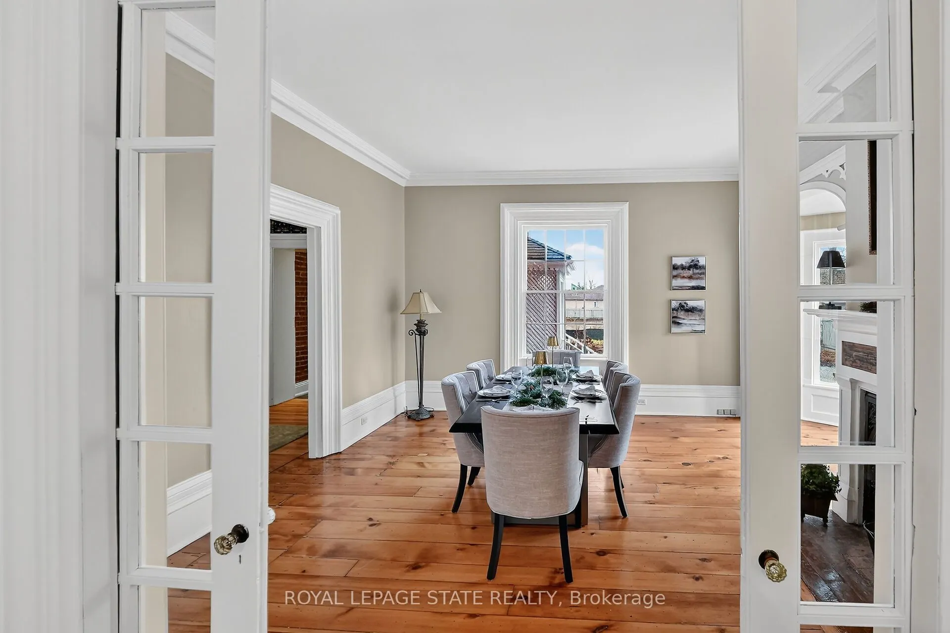 262 Main Street W