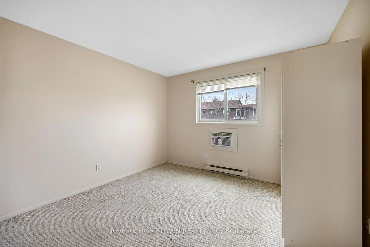 6 Charlotte Place #17