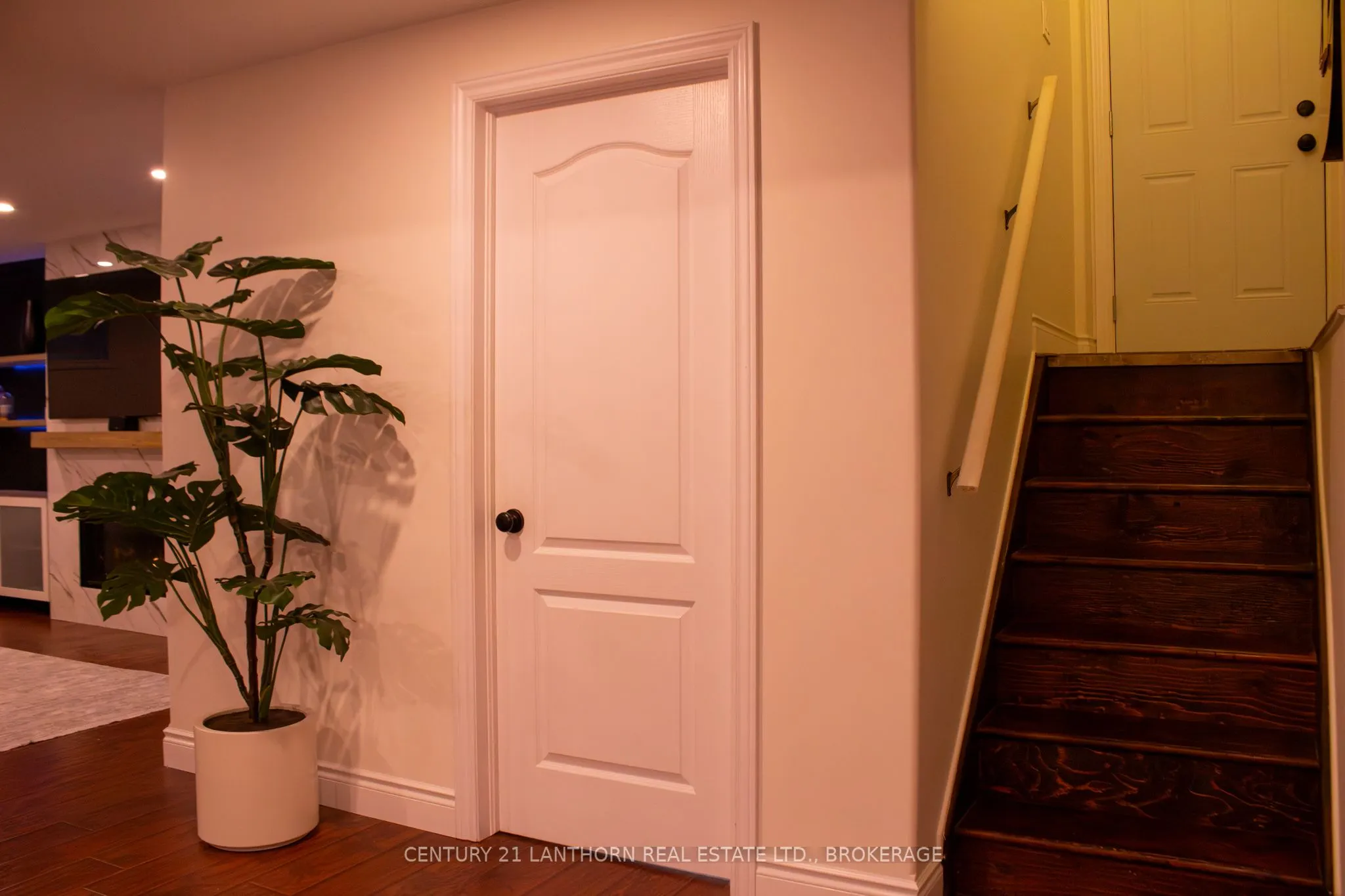1500 Crimson Crescent