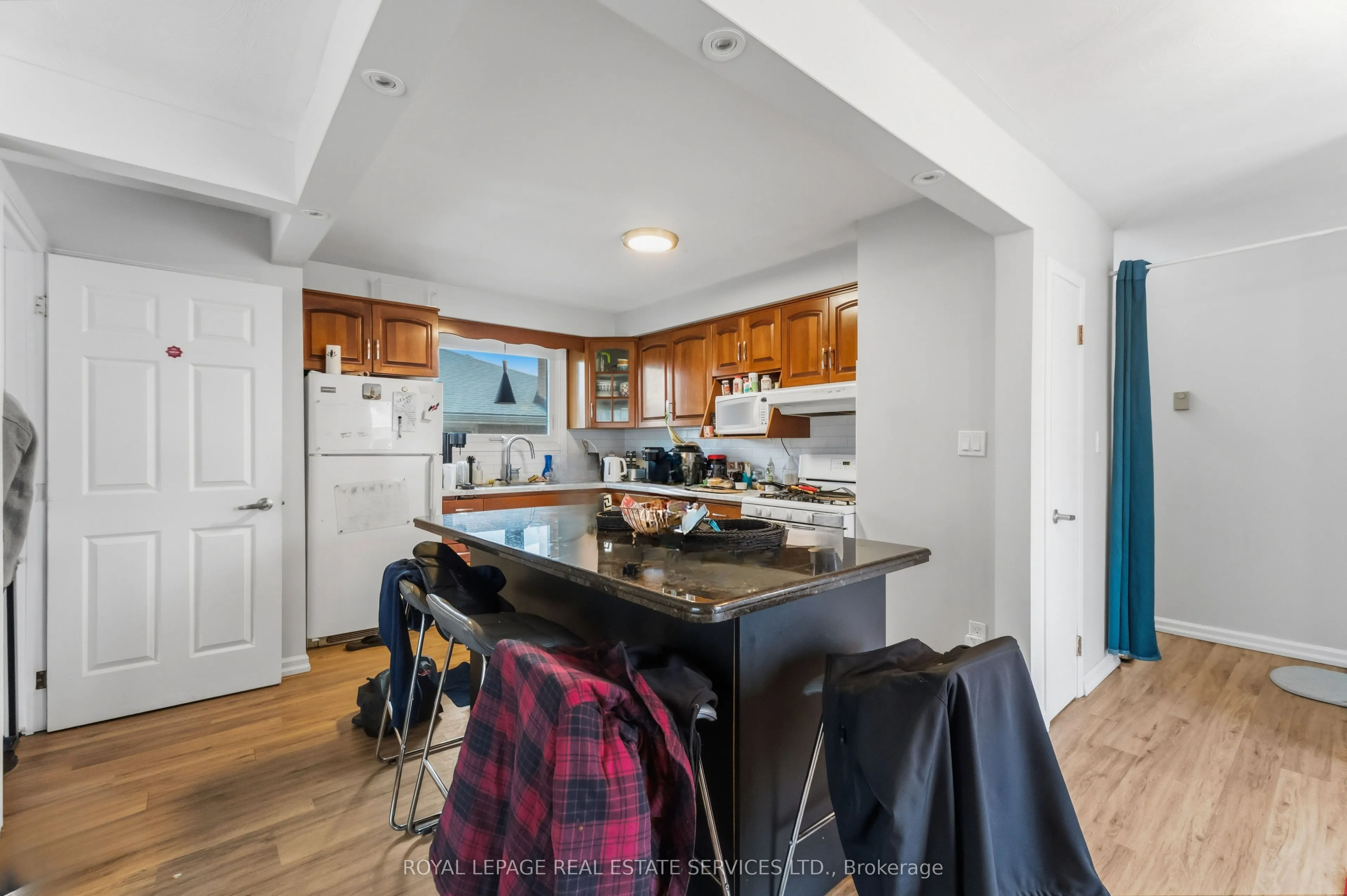 517 Mohawk Road W #Main