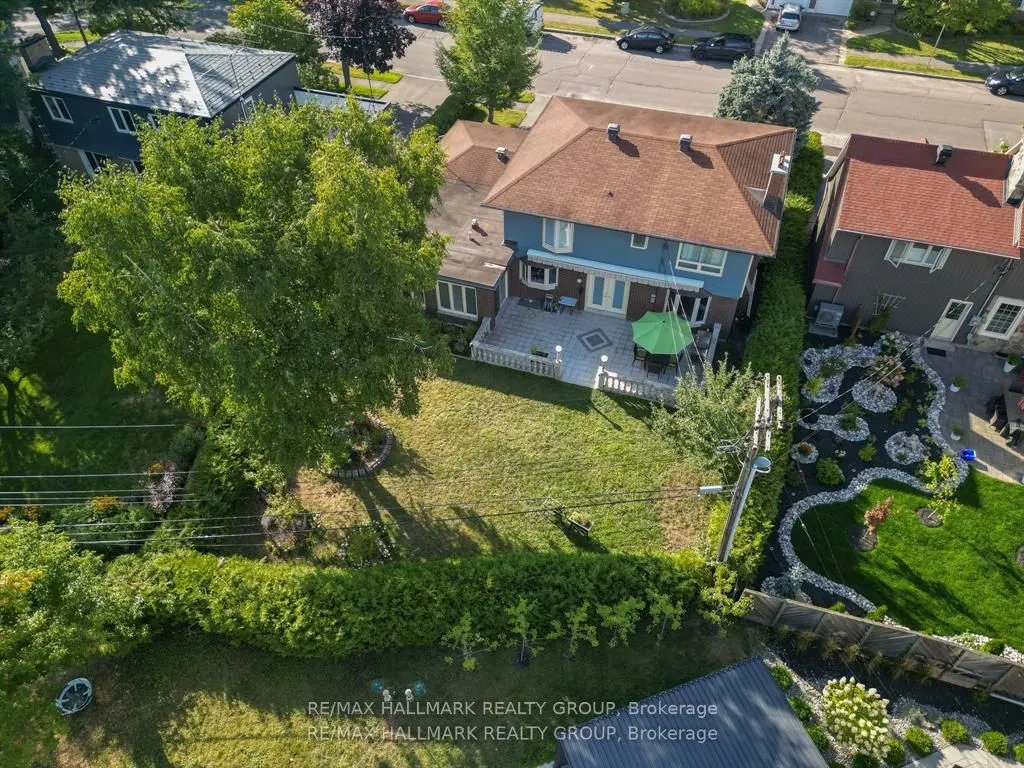 1712 Playfair Drive