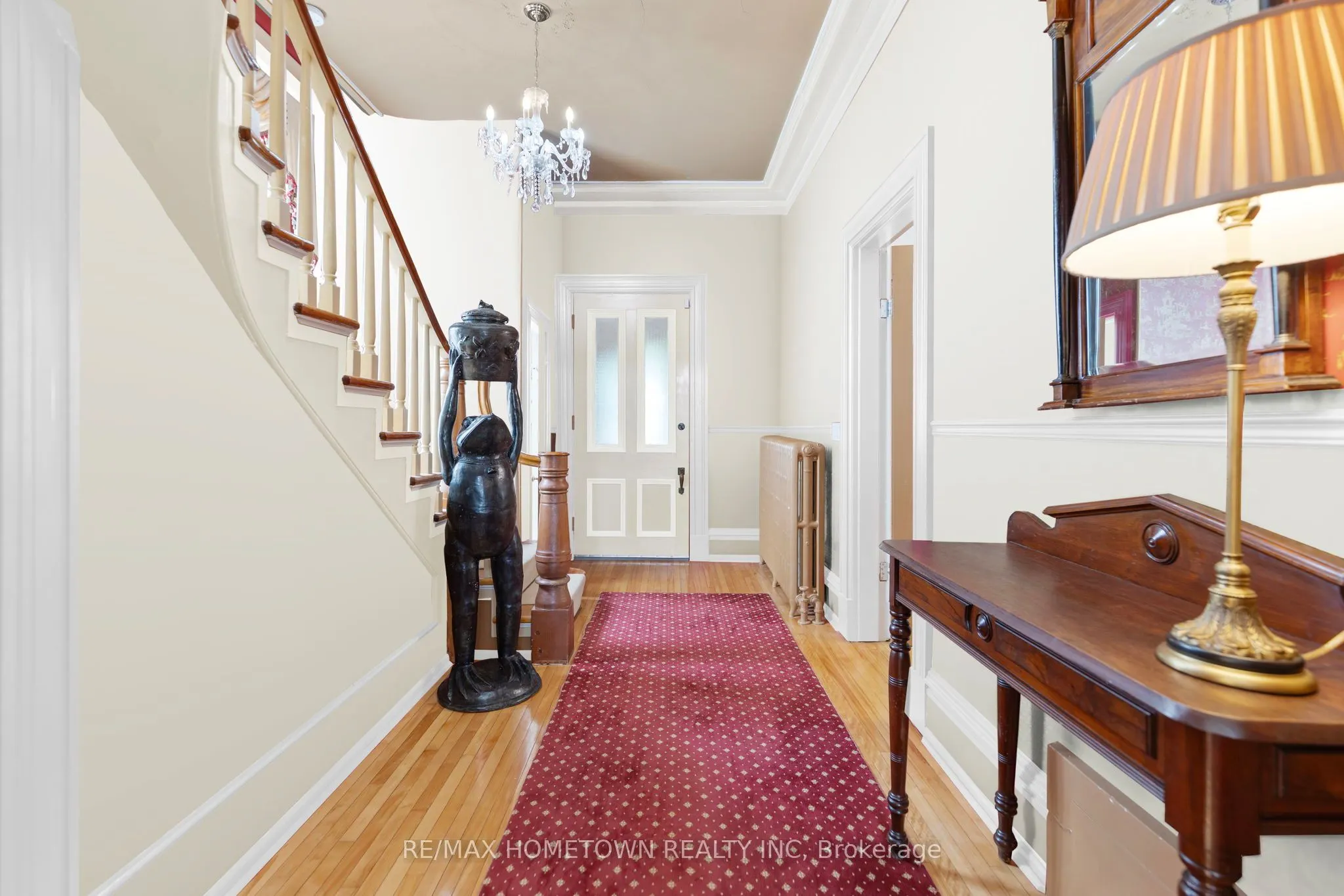 157 DIBBLE Street W