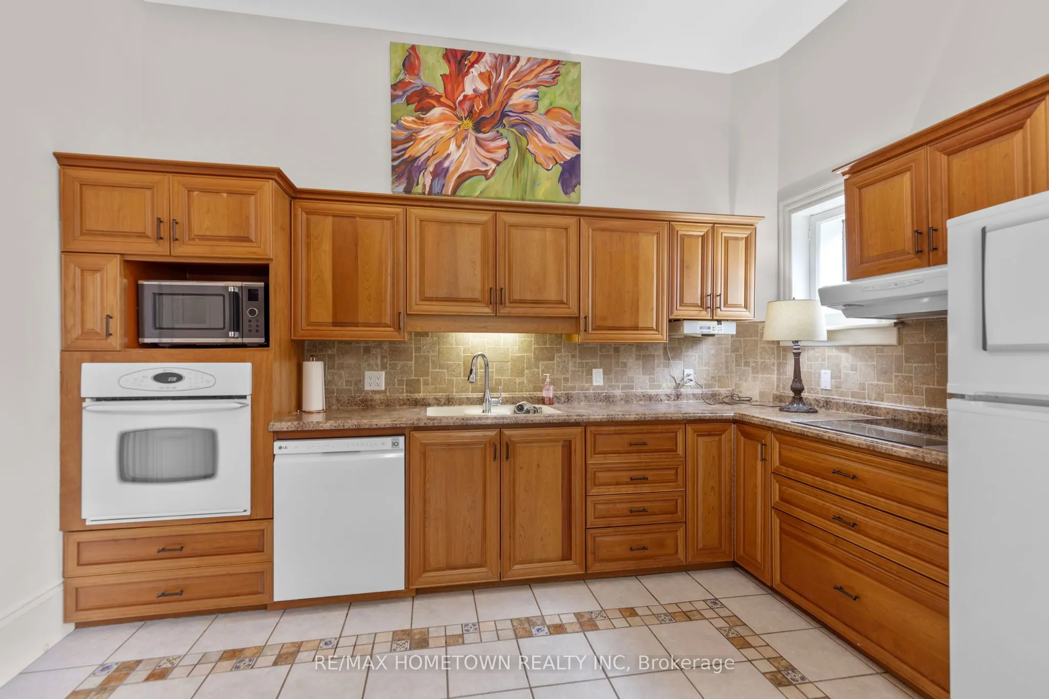 157 DIBBLE Street W