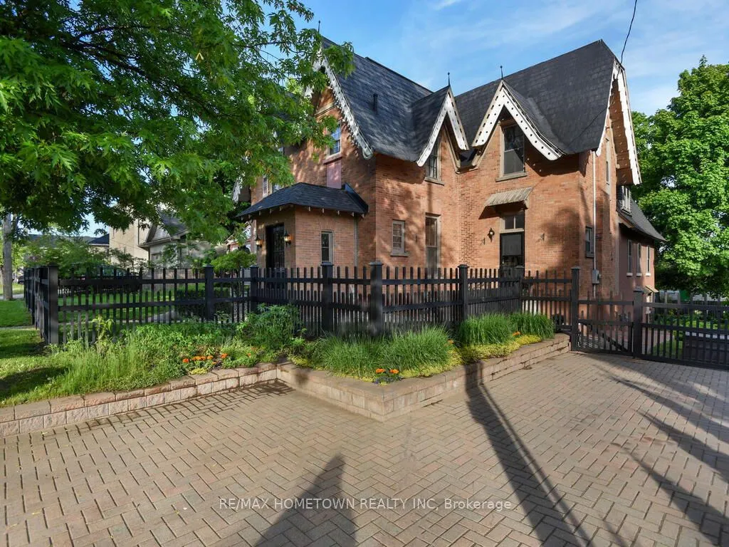 157 DIBBLE Street W