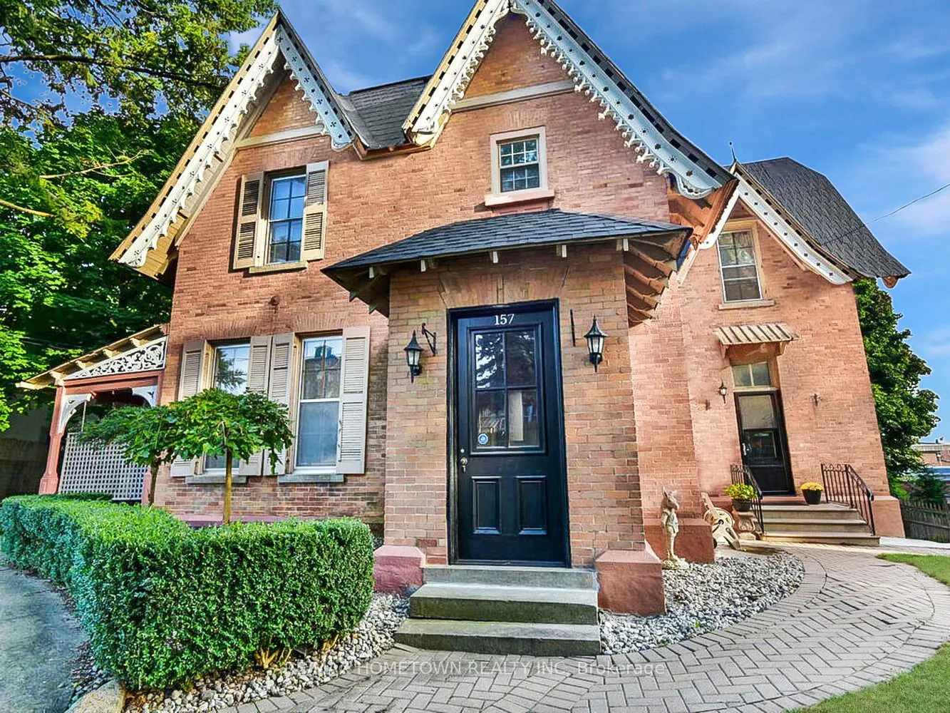 157 DIBBLE Street W