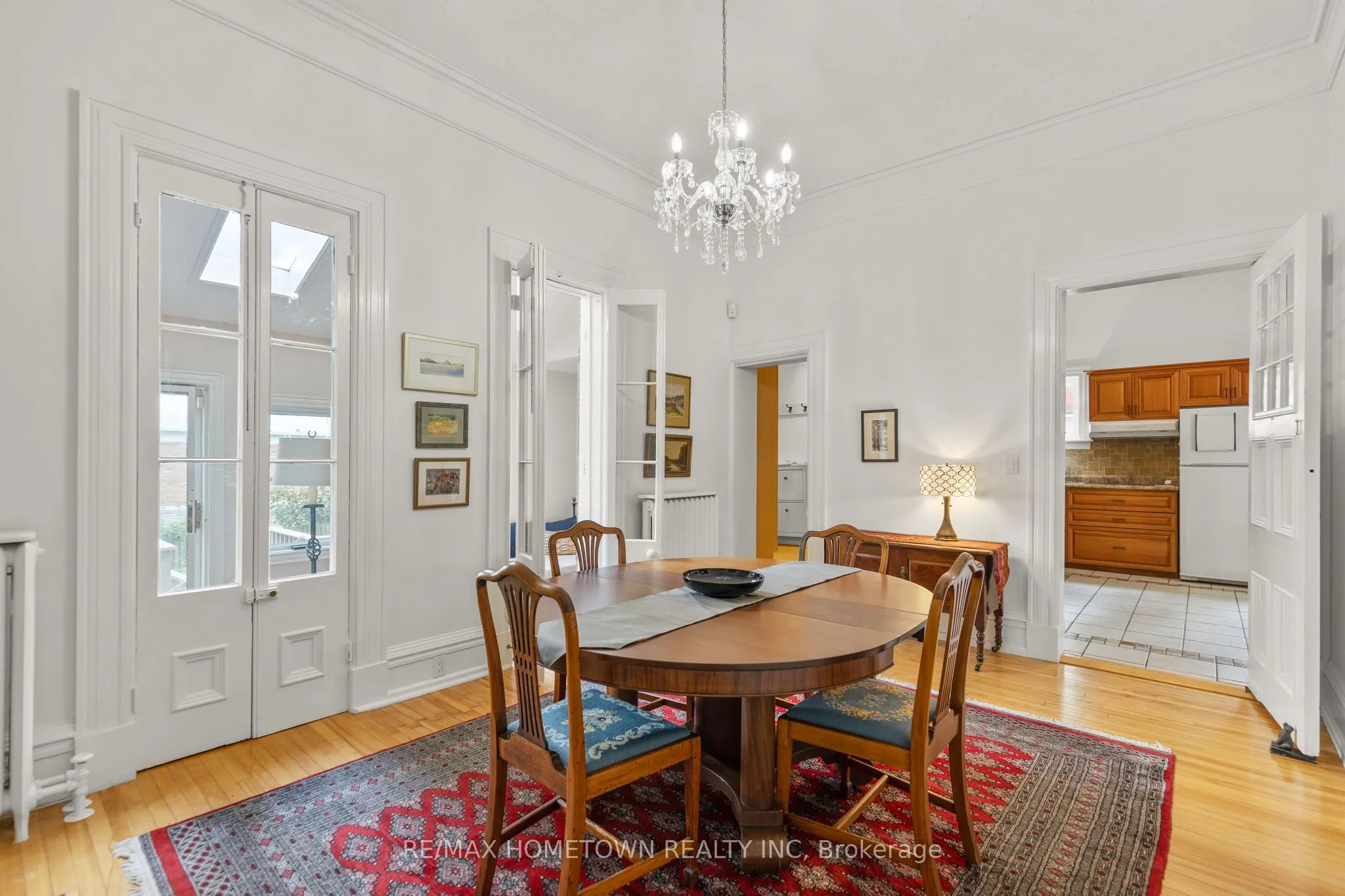 157 DIBBLE Street W