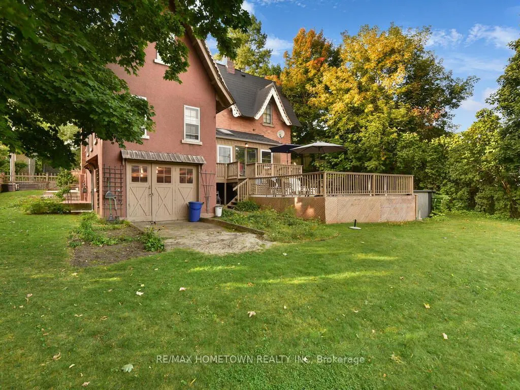157 DIBBLE Street W