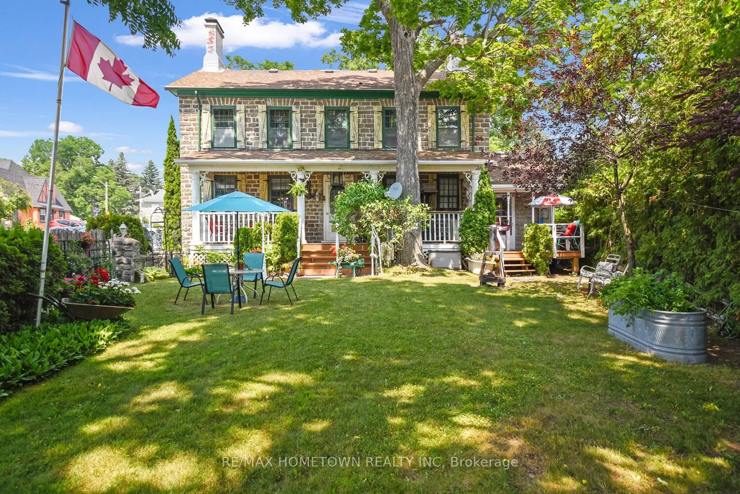495 King Street W