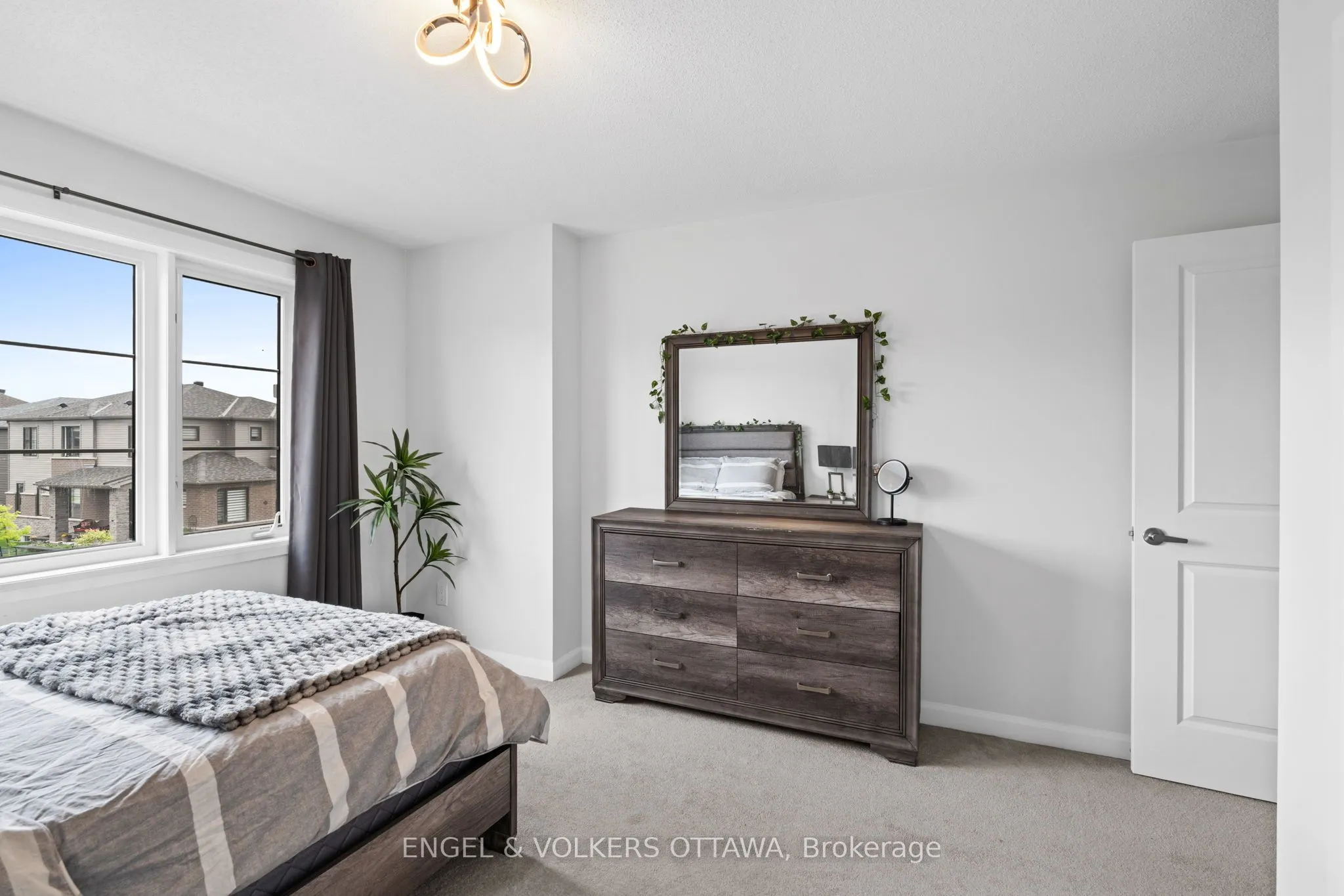 195 Alex Polowin Avenue