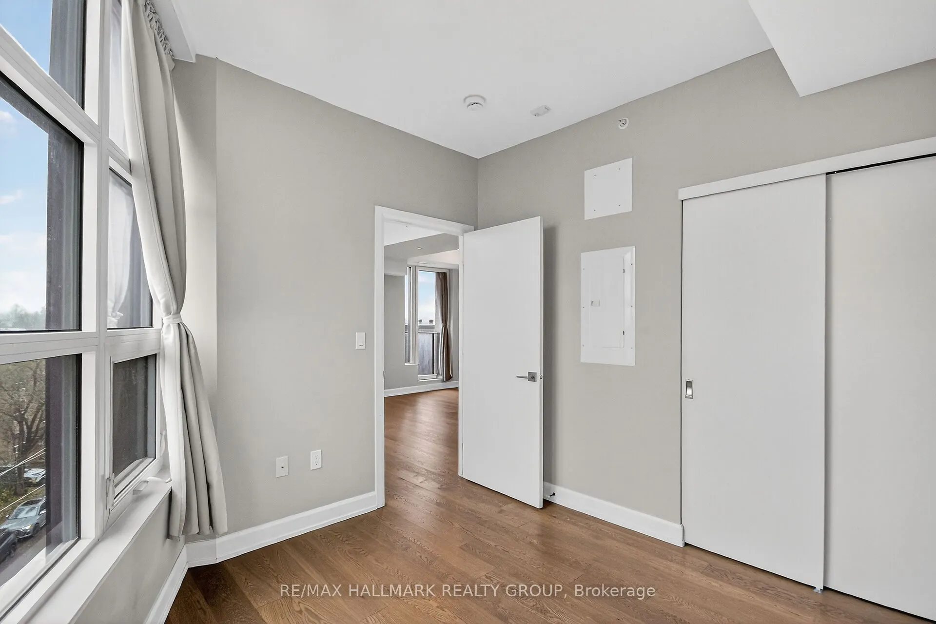 10 Rosemount Avenue #503