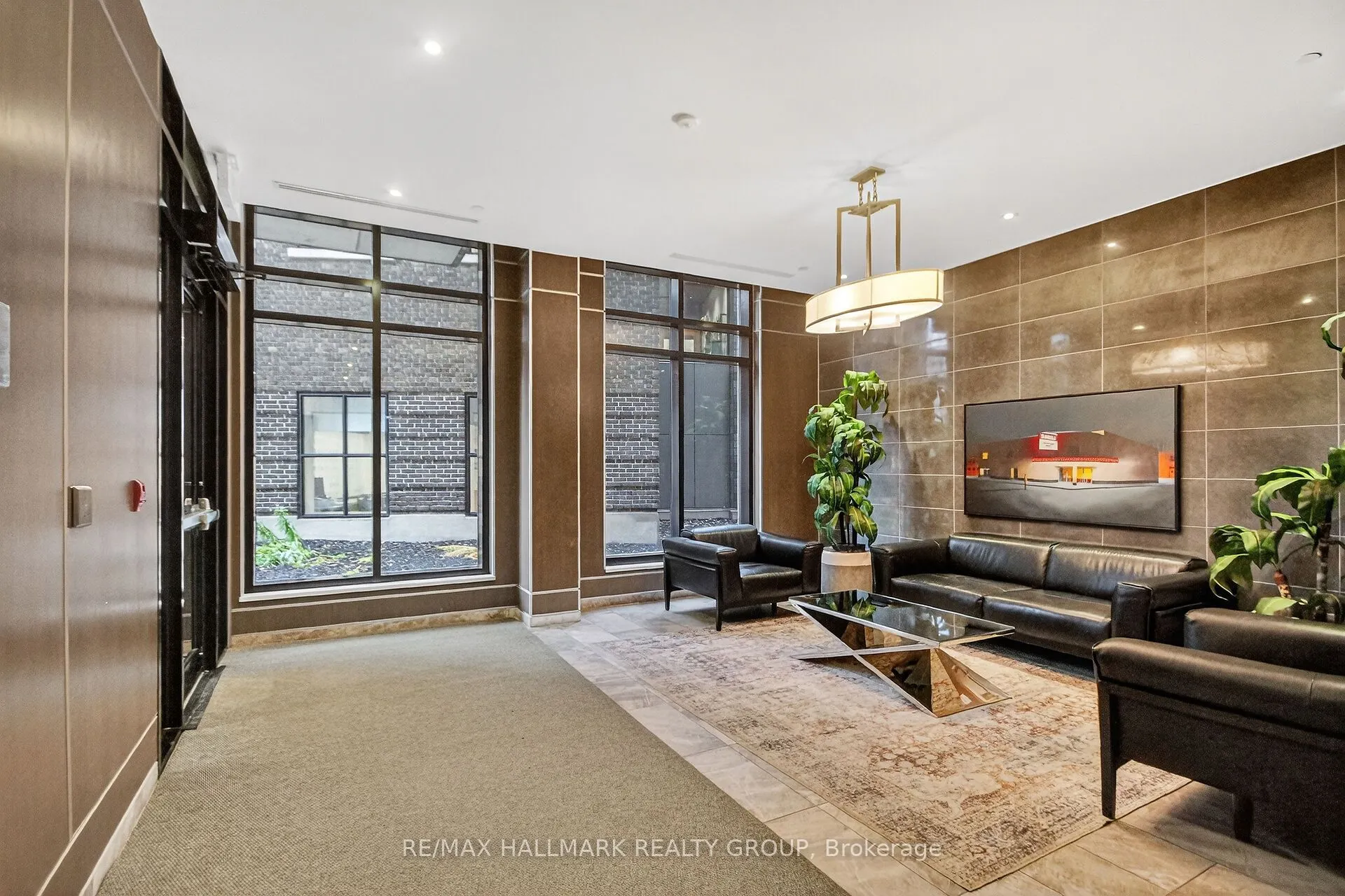 10 Rosemount Avenue #503