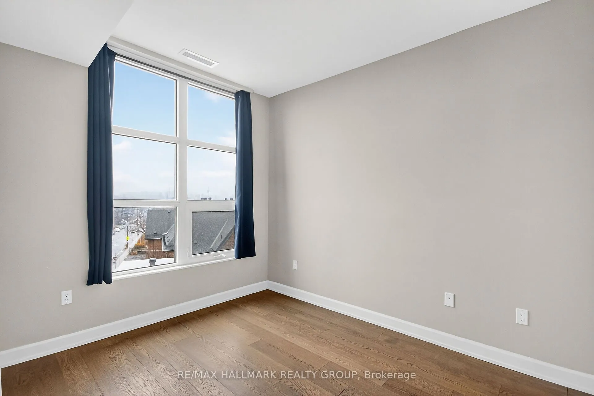 10 Rosemount Avenue #503