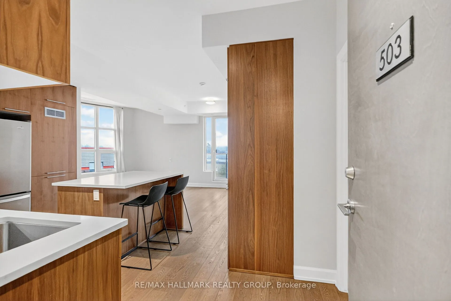 10 Rosemount Avenue #503
