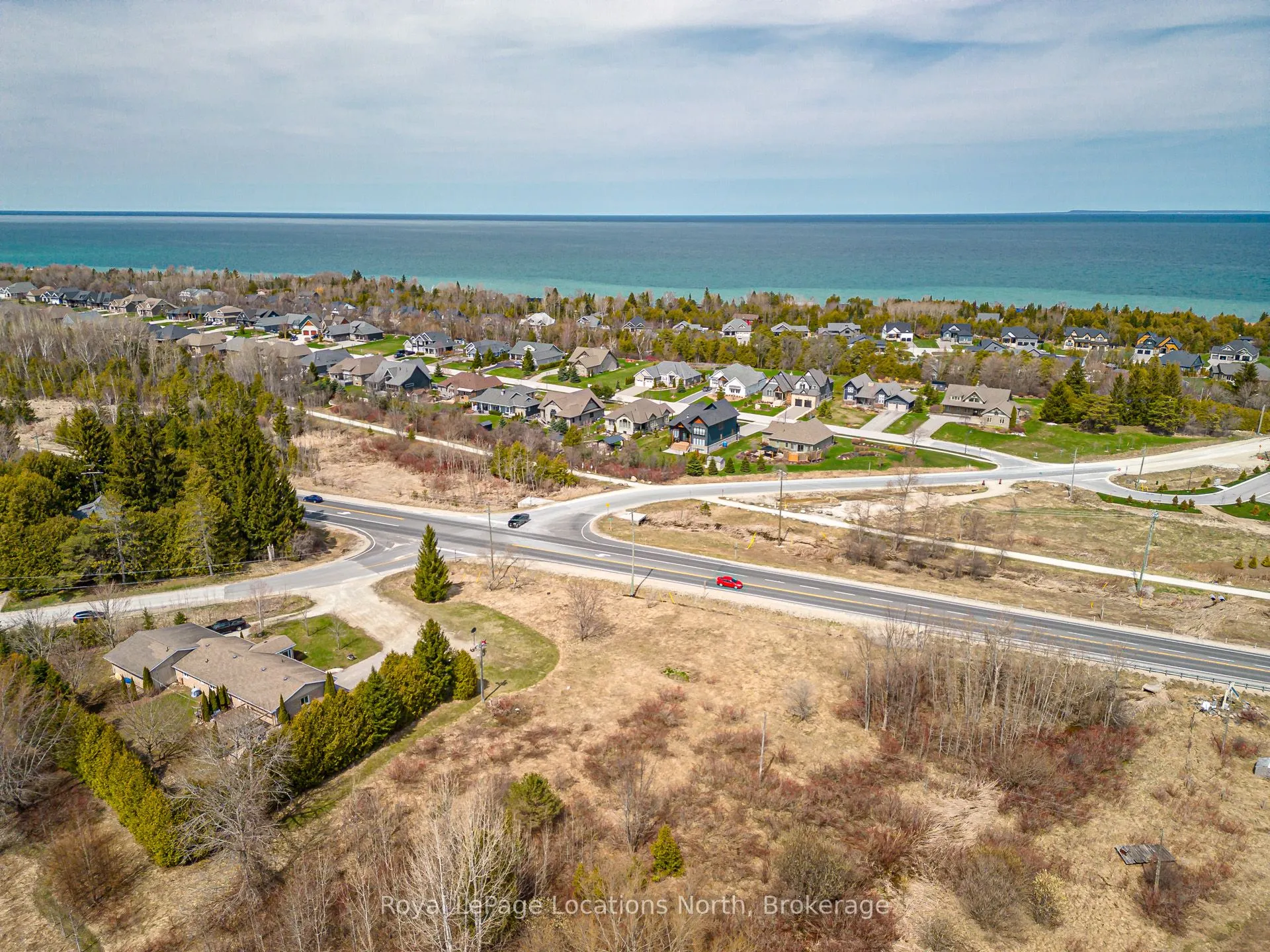 203 Arthur Street W