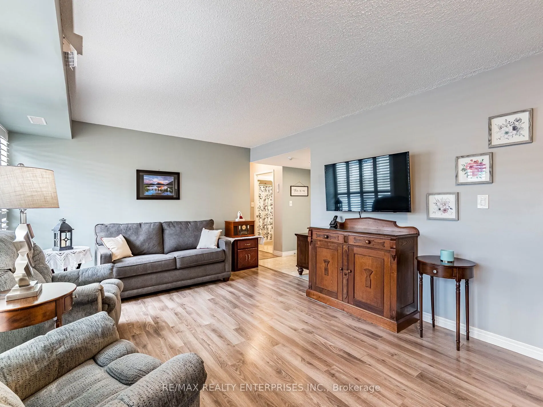 3267 King Street E #105
