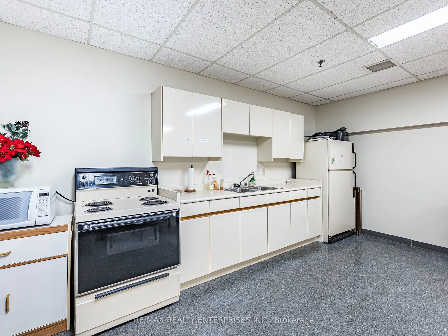 3267 King Street E #105