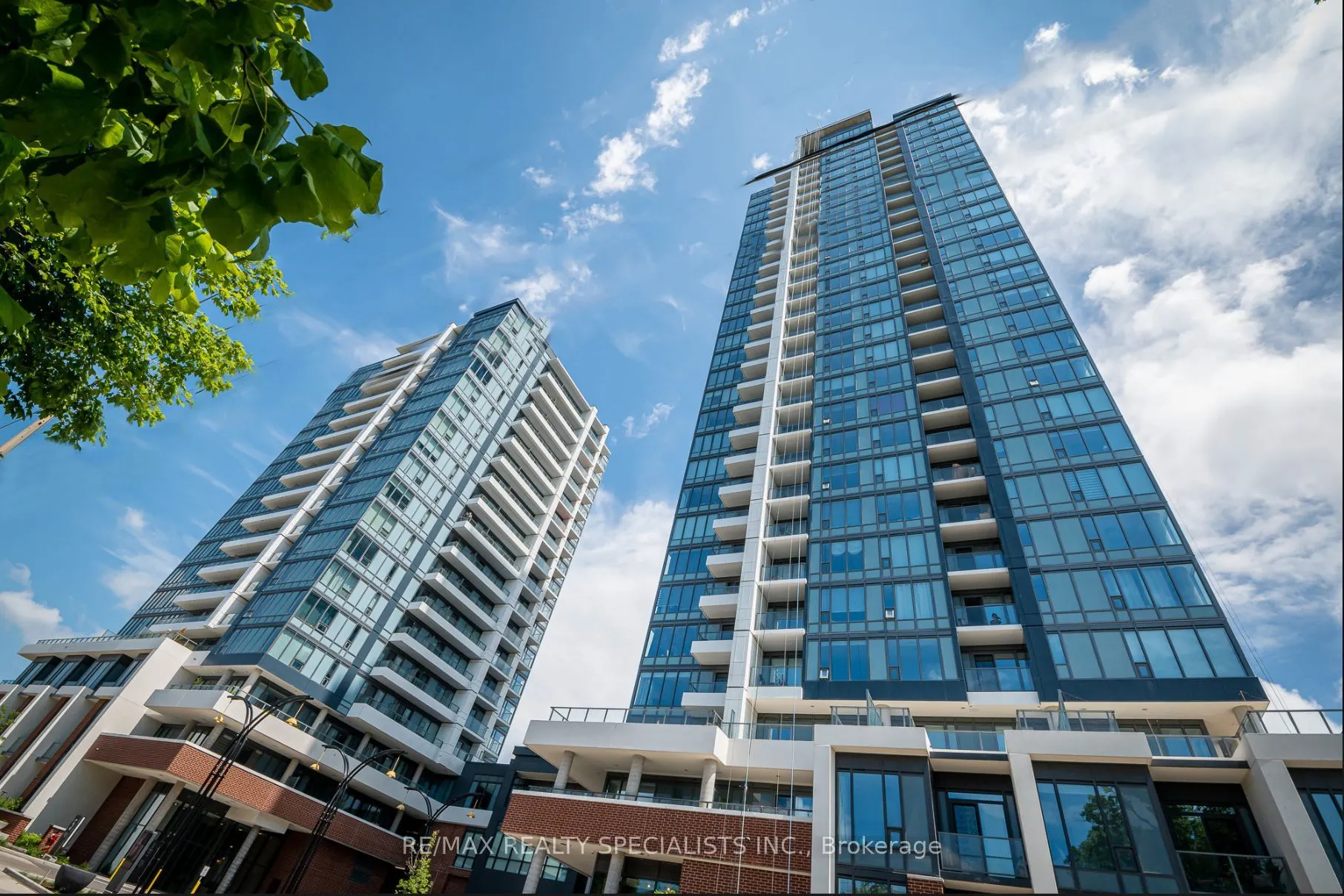 15 Wellington Street #405
