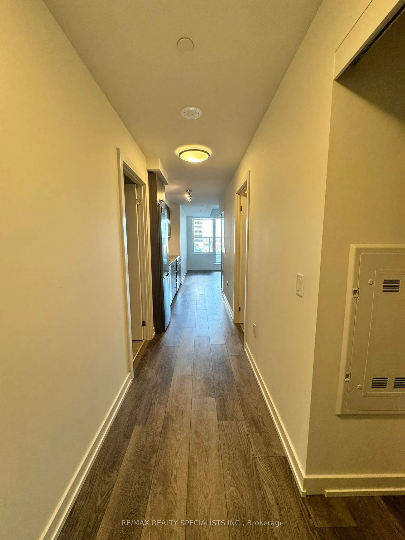 15 Wellington Street #405