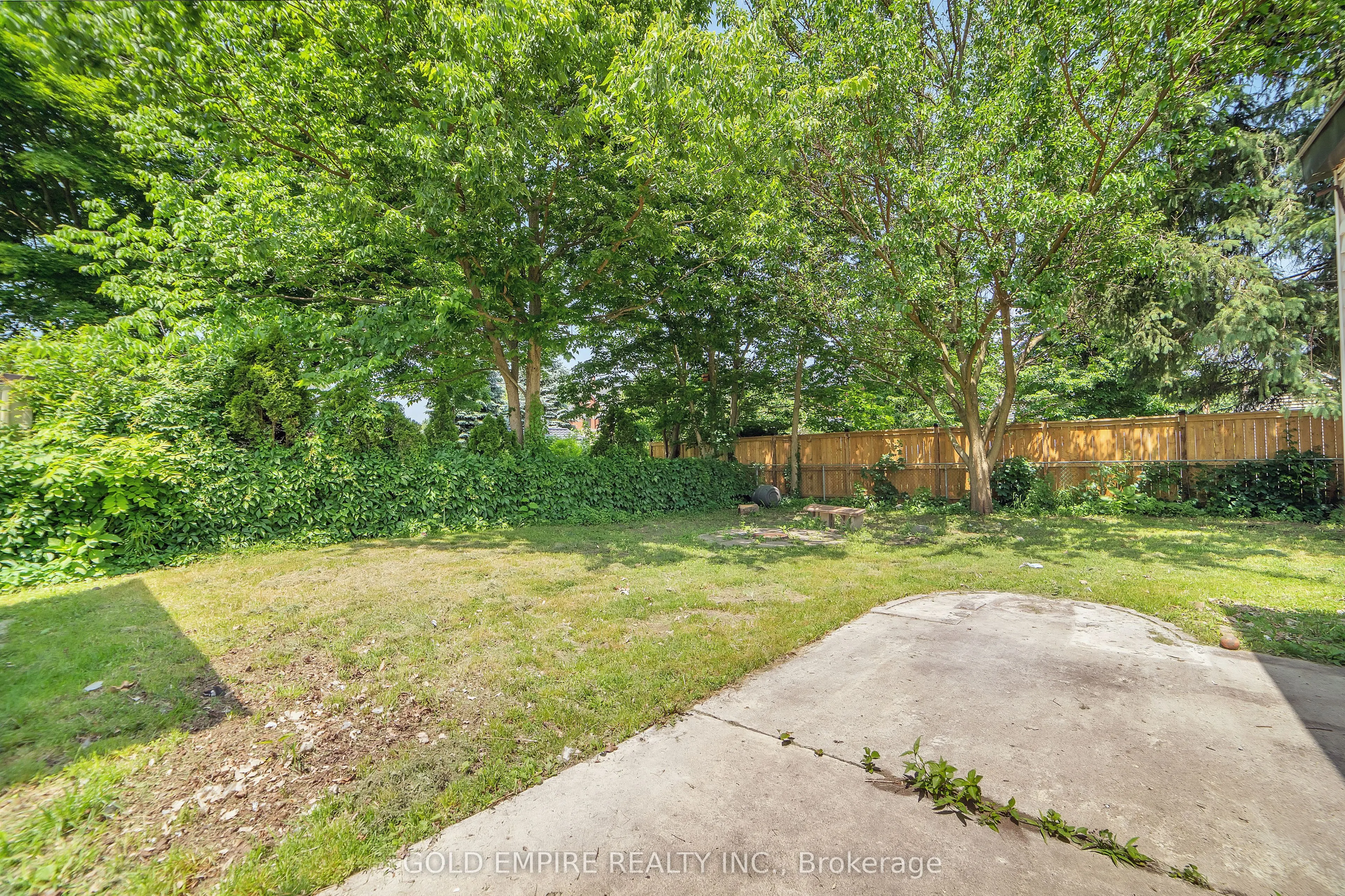 60 Eastman Avenue