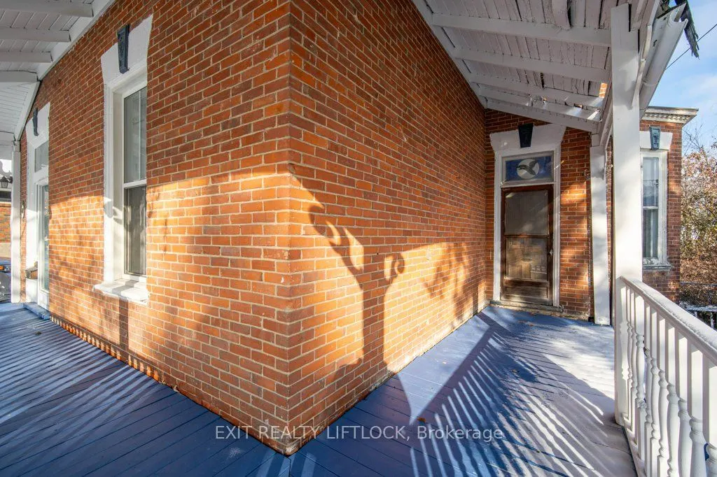 212 Barnardo Avenue