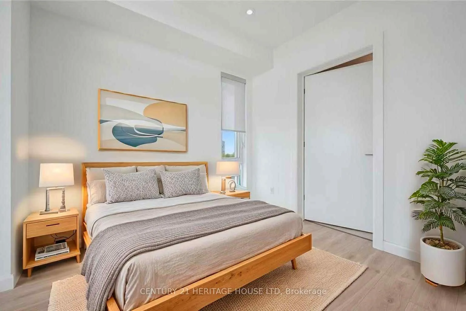 741 King Street W #301