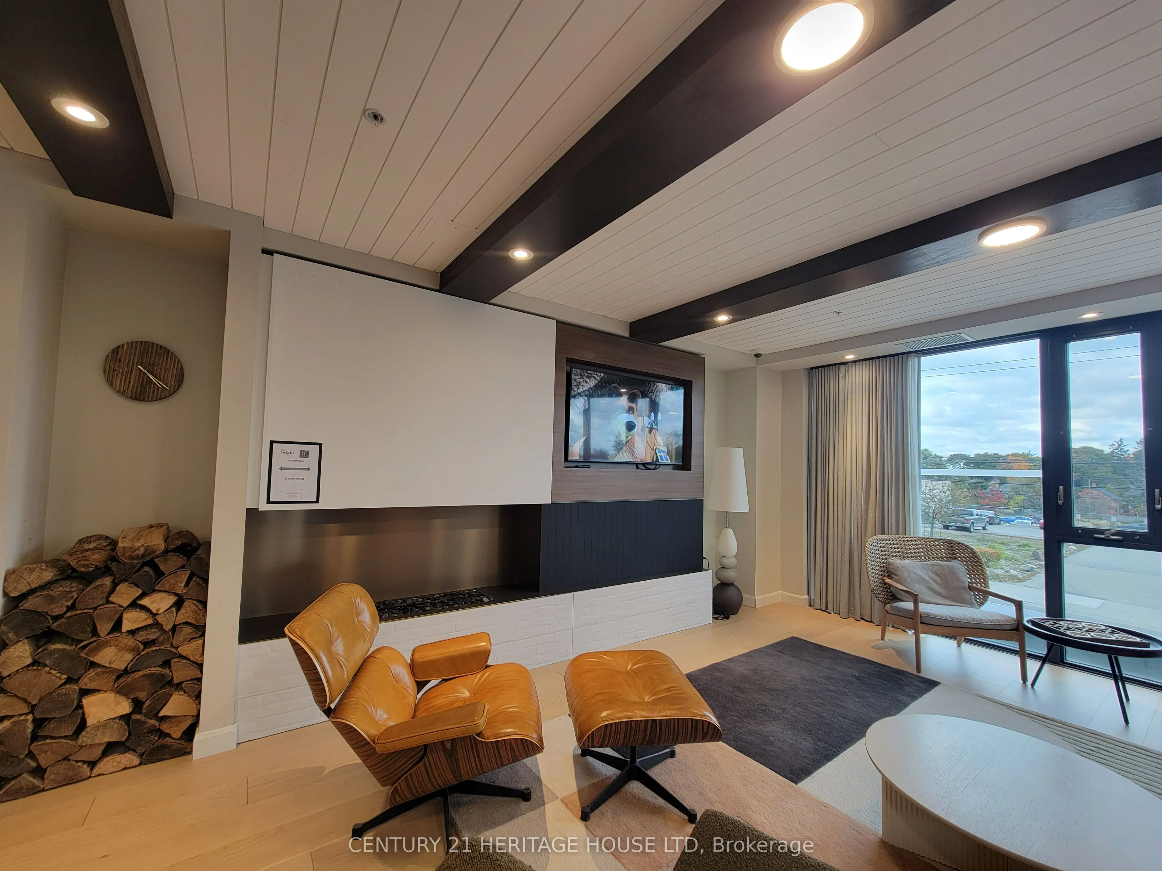 741 King Street W #301