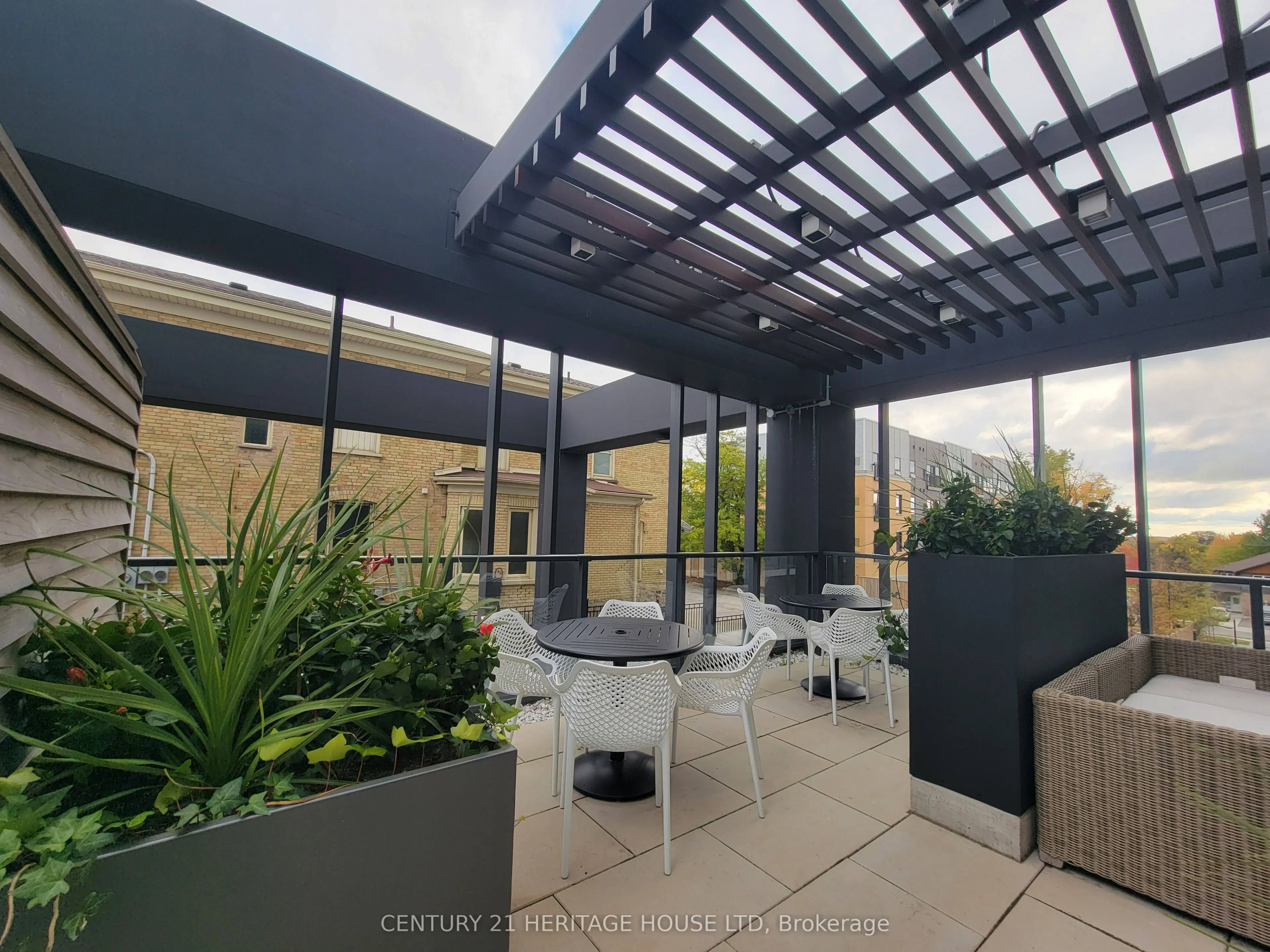 741 King Street W #301