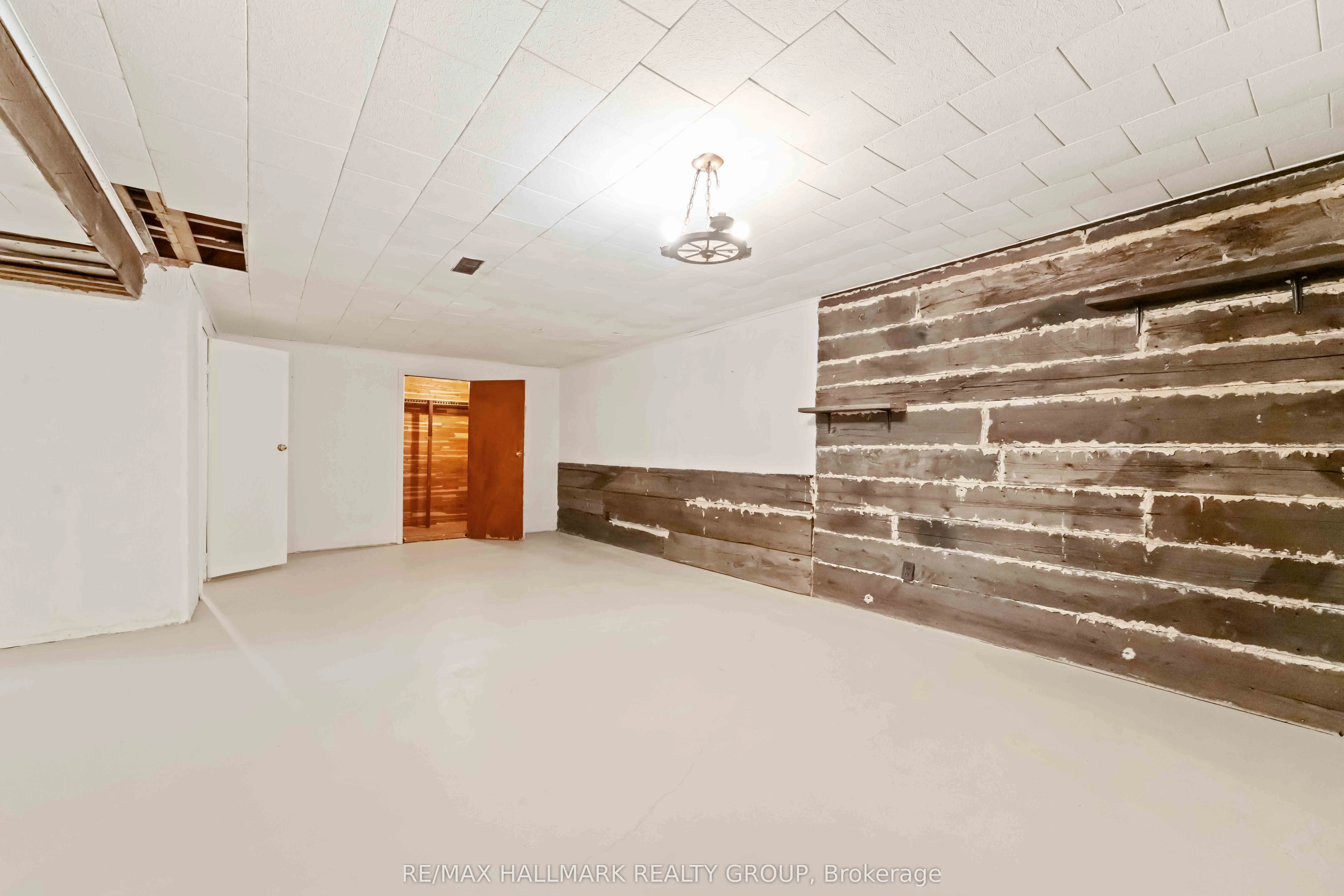 3654 Navan Road