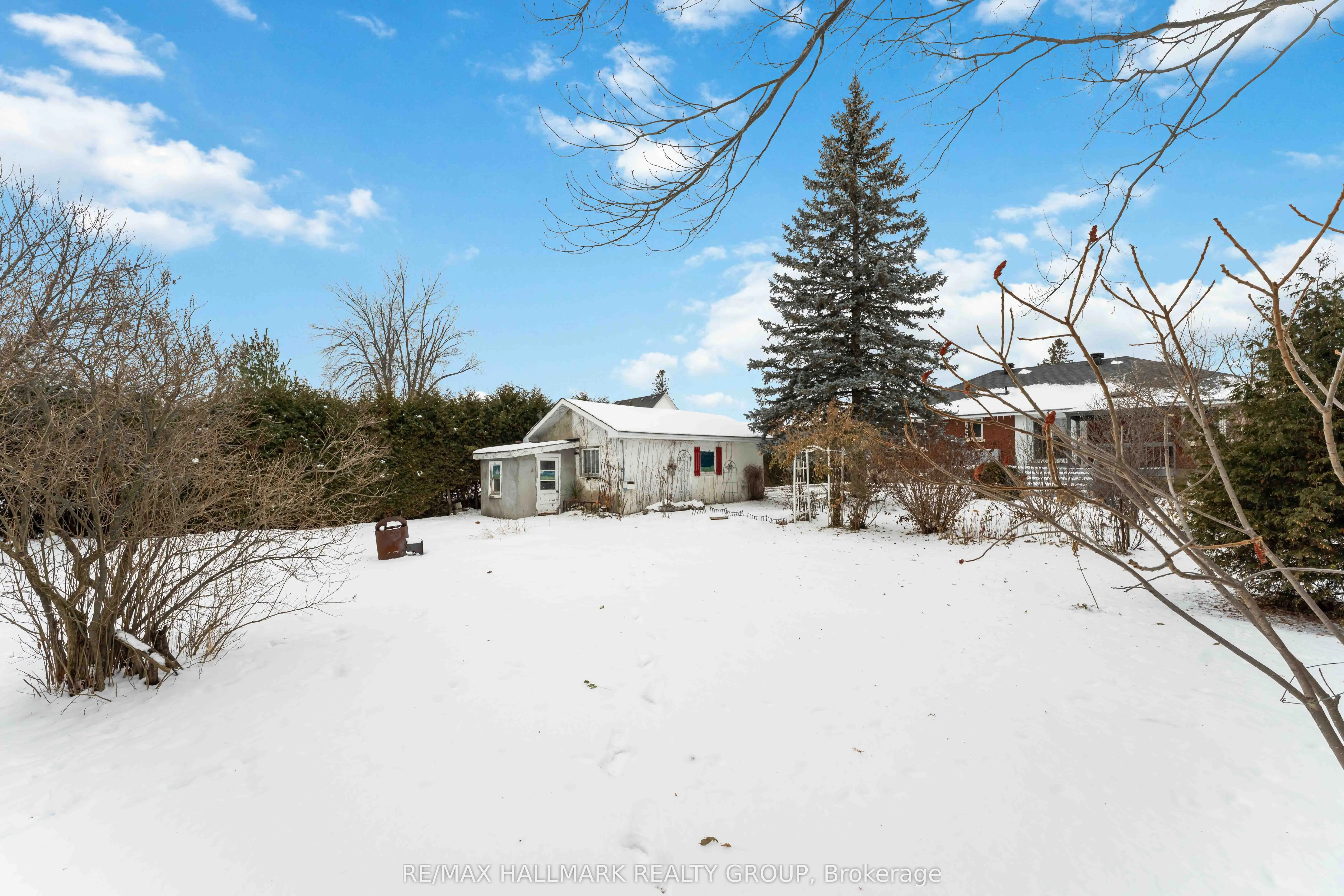 3654 Navan Road