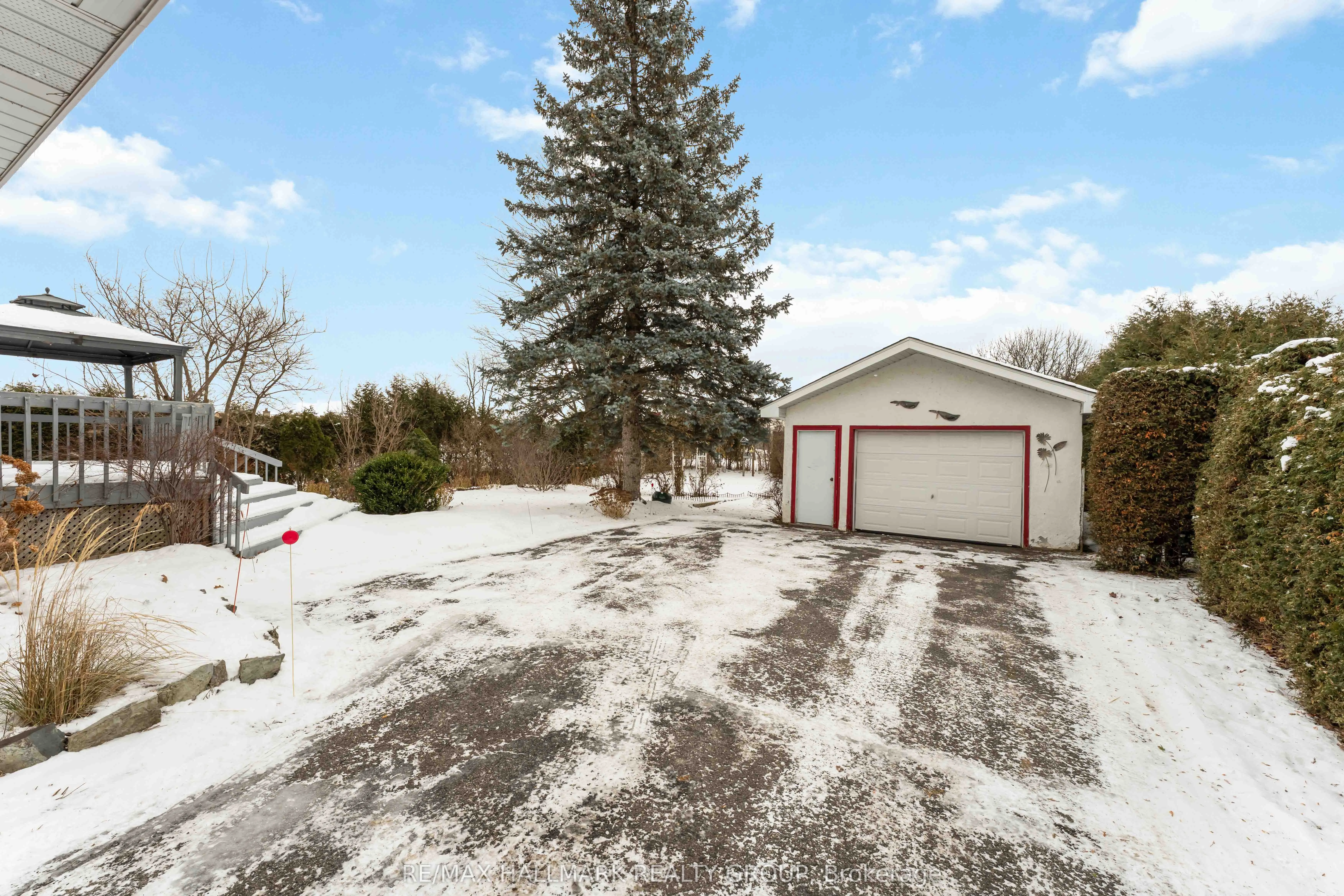 3654 Navan Road