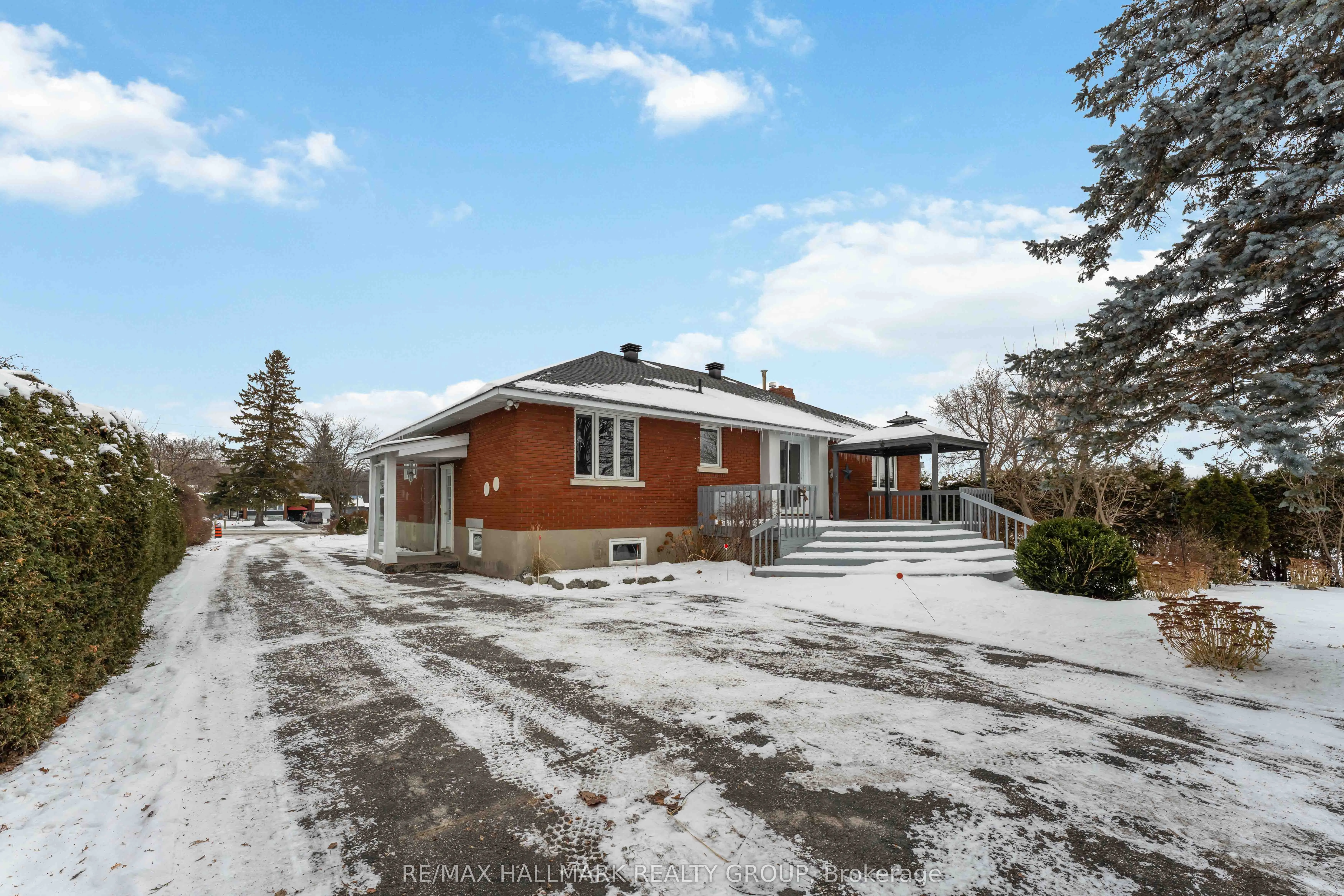 3654 Navan Road