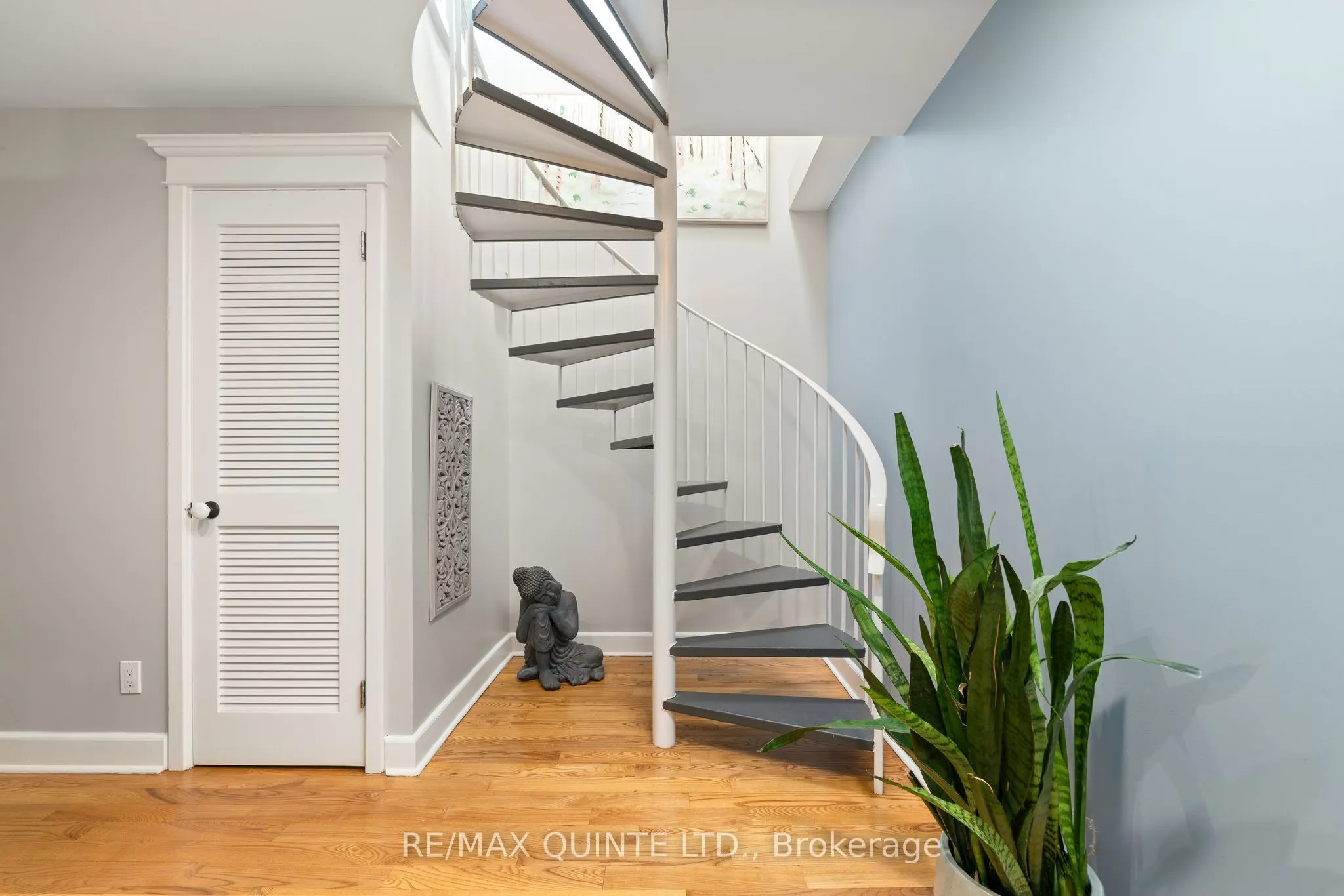 99 Bridge Street E #5