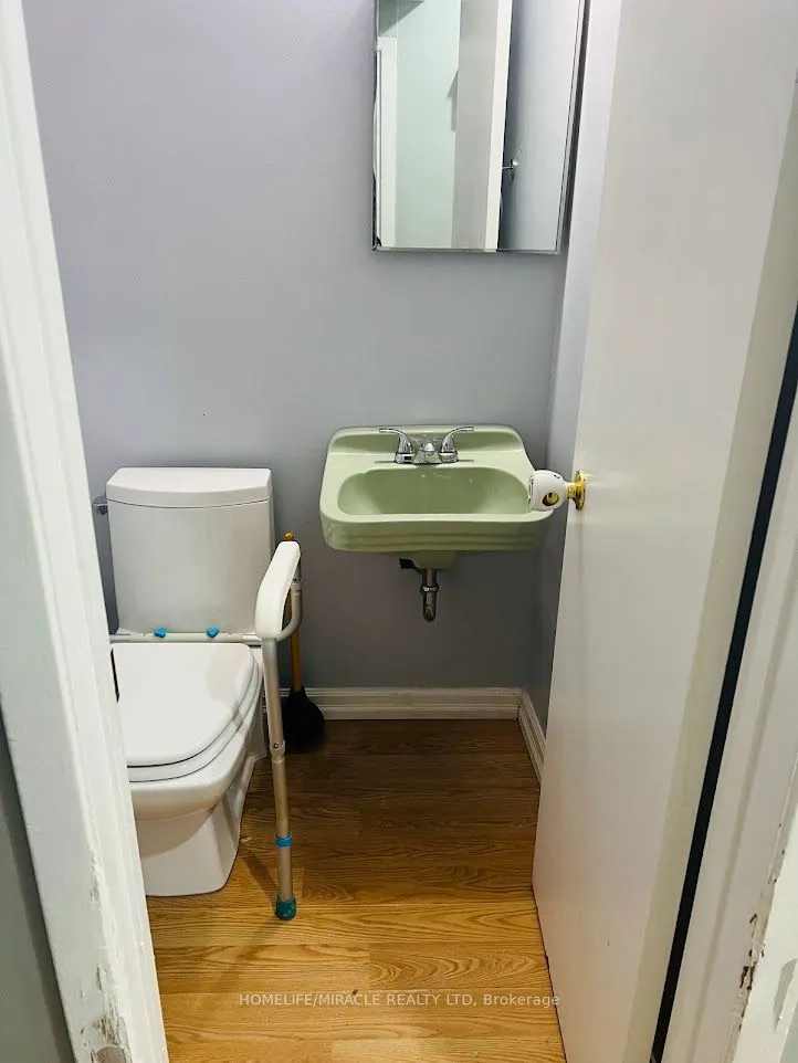 32A Crossley Drive