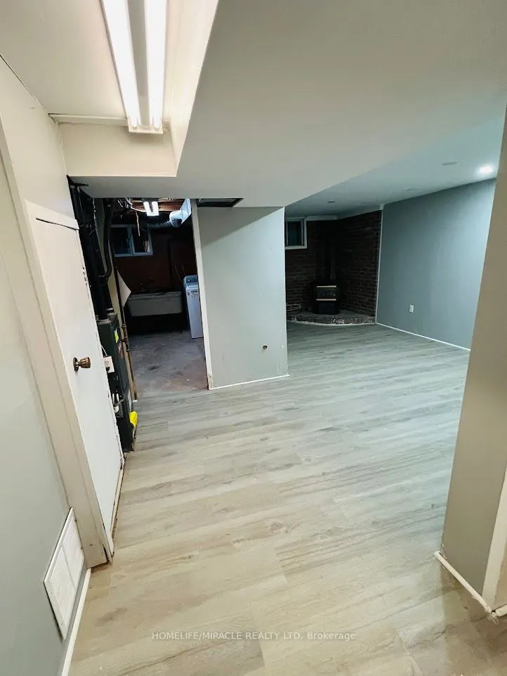 32A Crossley Drive